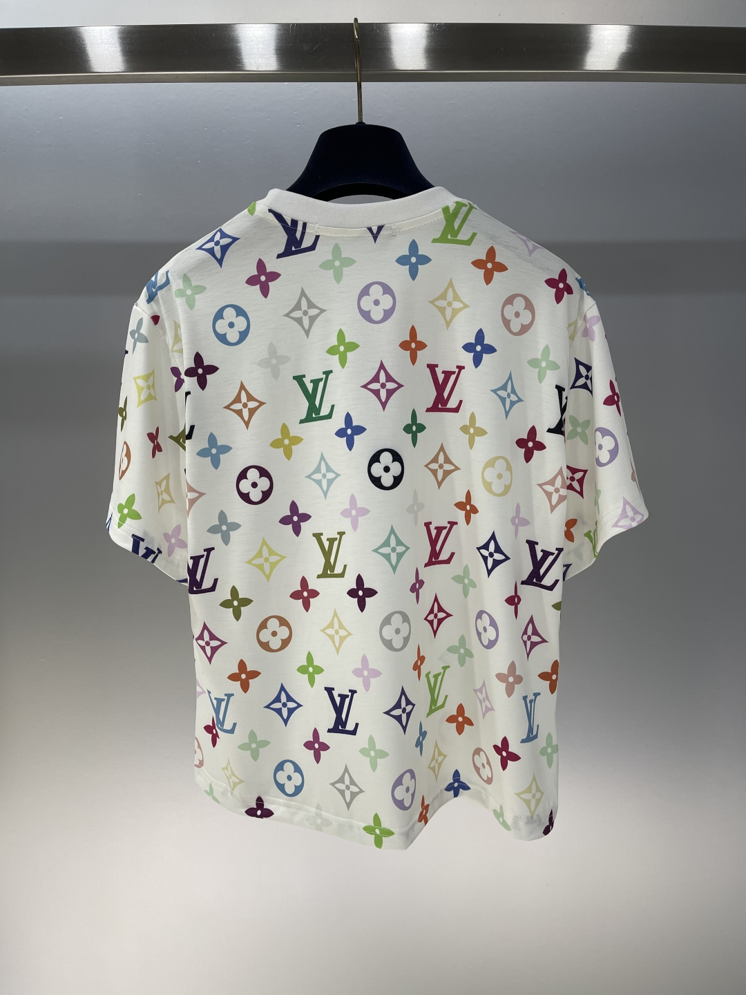 LU25SS Four Leaf Clover Letter Print Chain T-Shirt
