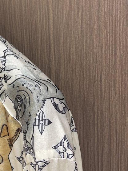 LU25SS Old Flower Animal Shirt