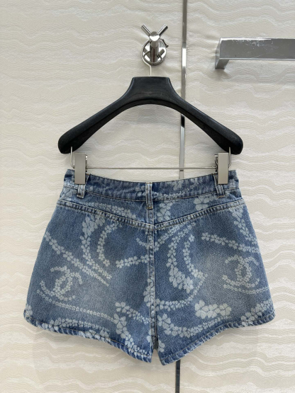 CHANE25SS Beaded Chain Denim Shorts