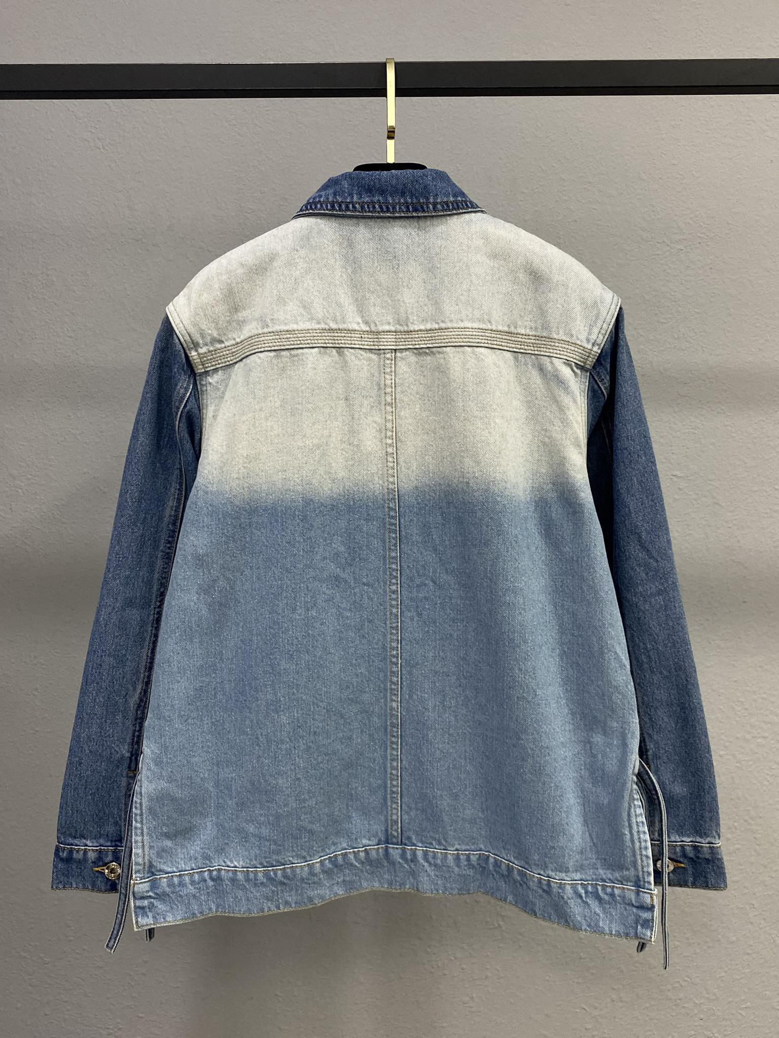 LOE25SS leather embossed logo denim jacket