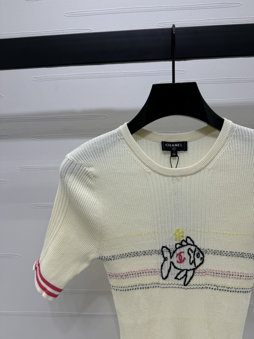 CHANE25SS Fish Crew Neck Knit Short Sleeve