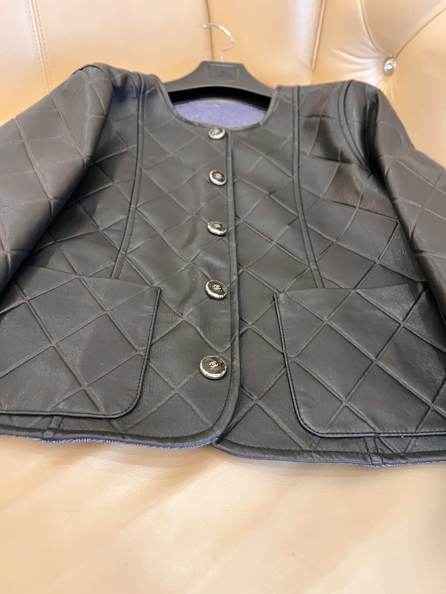 CHANE25SS diamond-print leather jacket