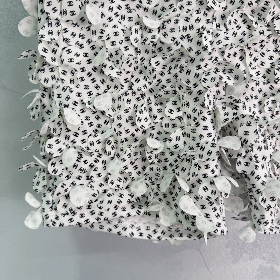 CHANE25SS Petal High Waist Shorts