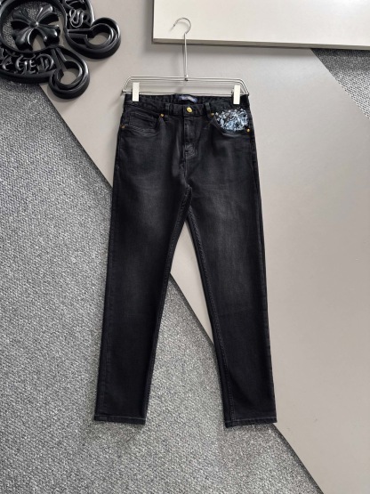 1V denim jeans