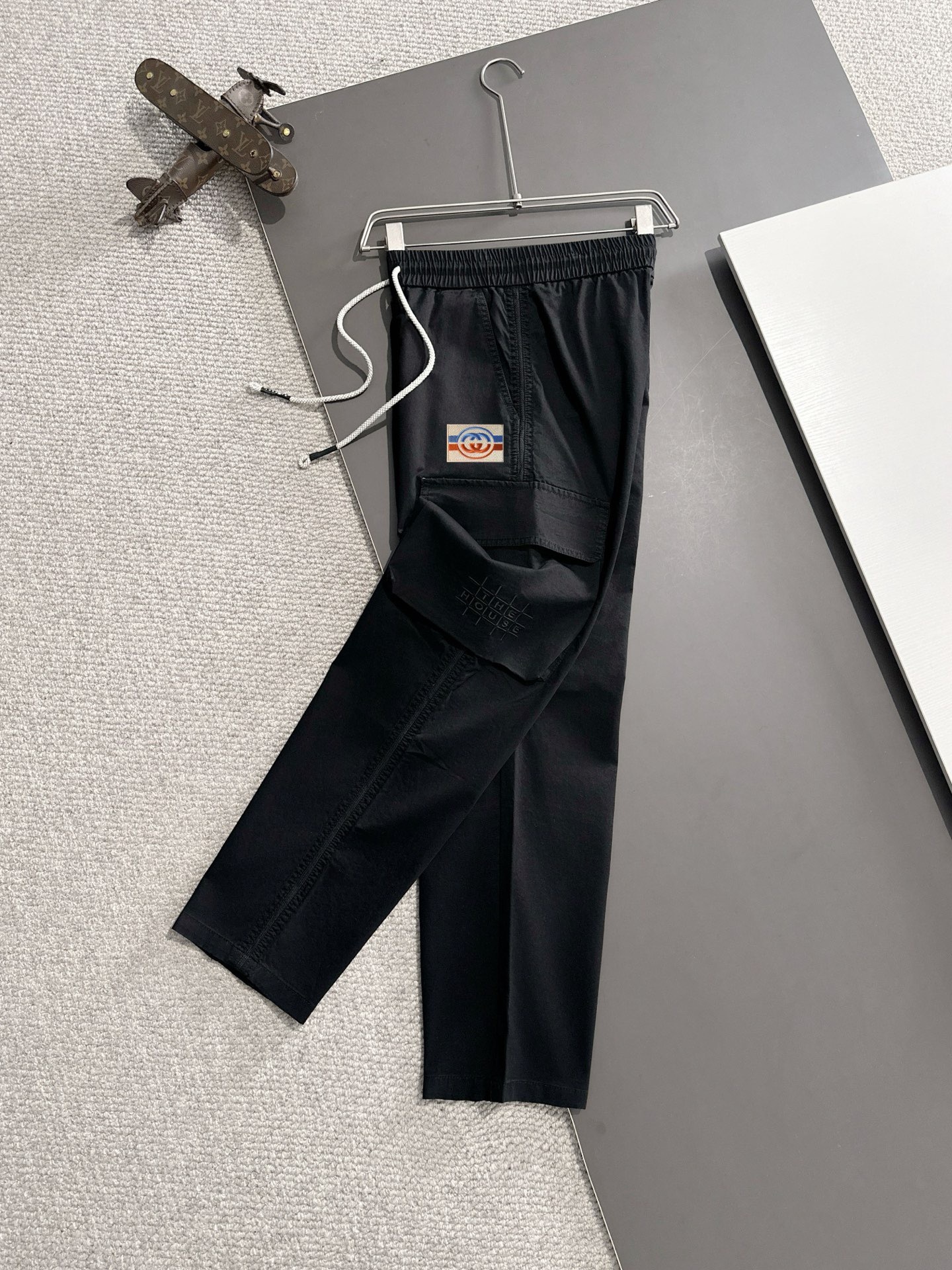 GG casual pants