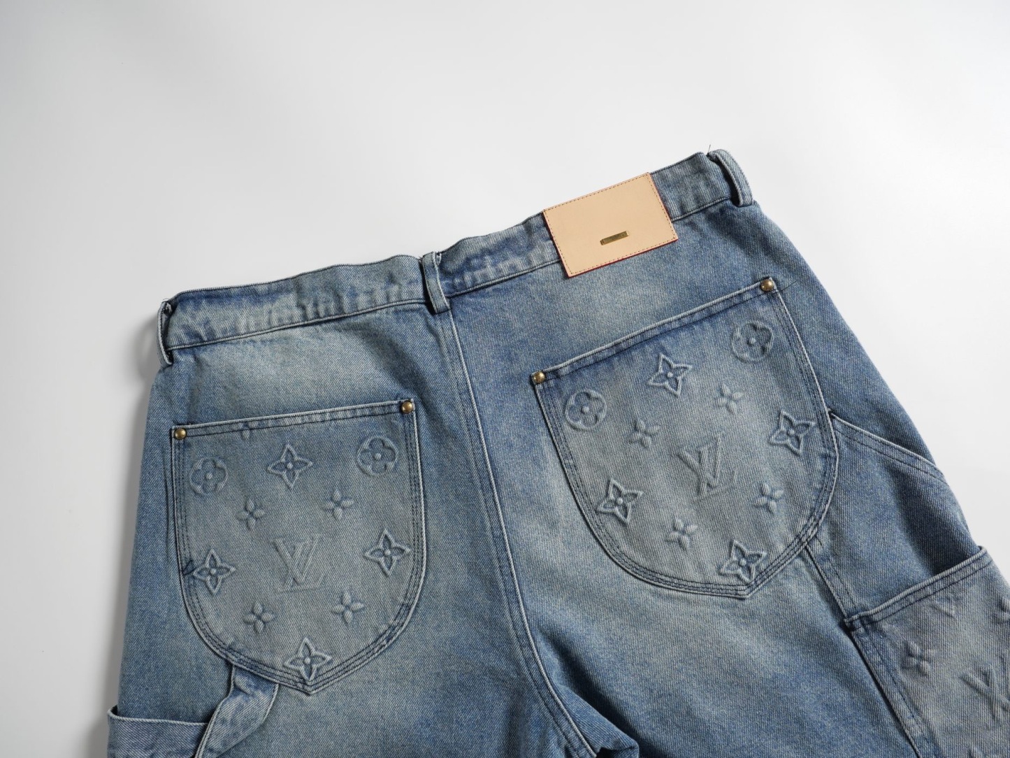 1V Denim shorts