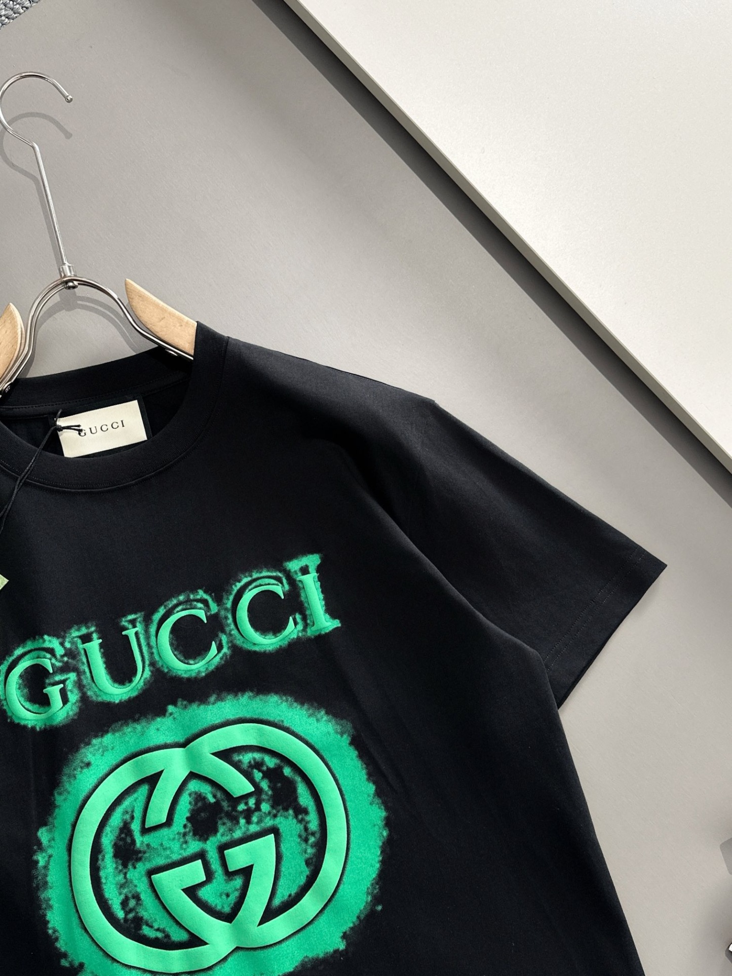 GG Fluorescent Double C Large Logo Short sleeved T-shirt