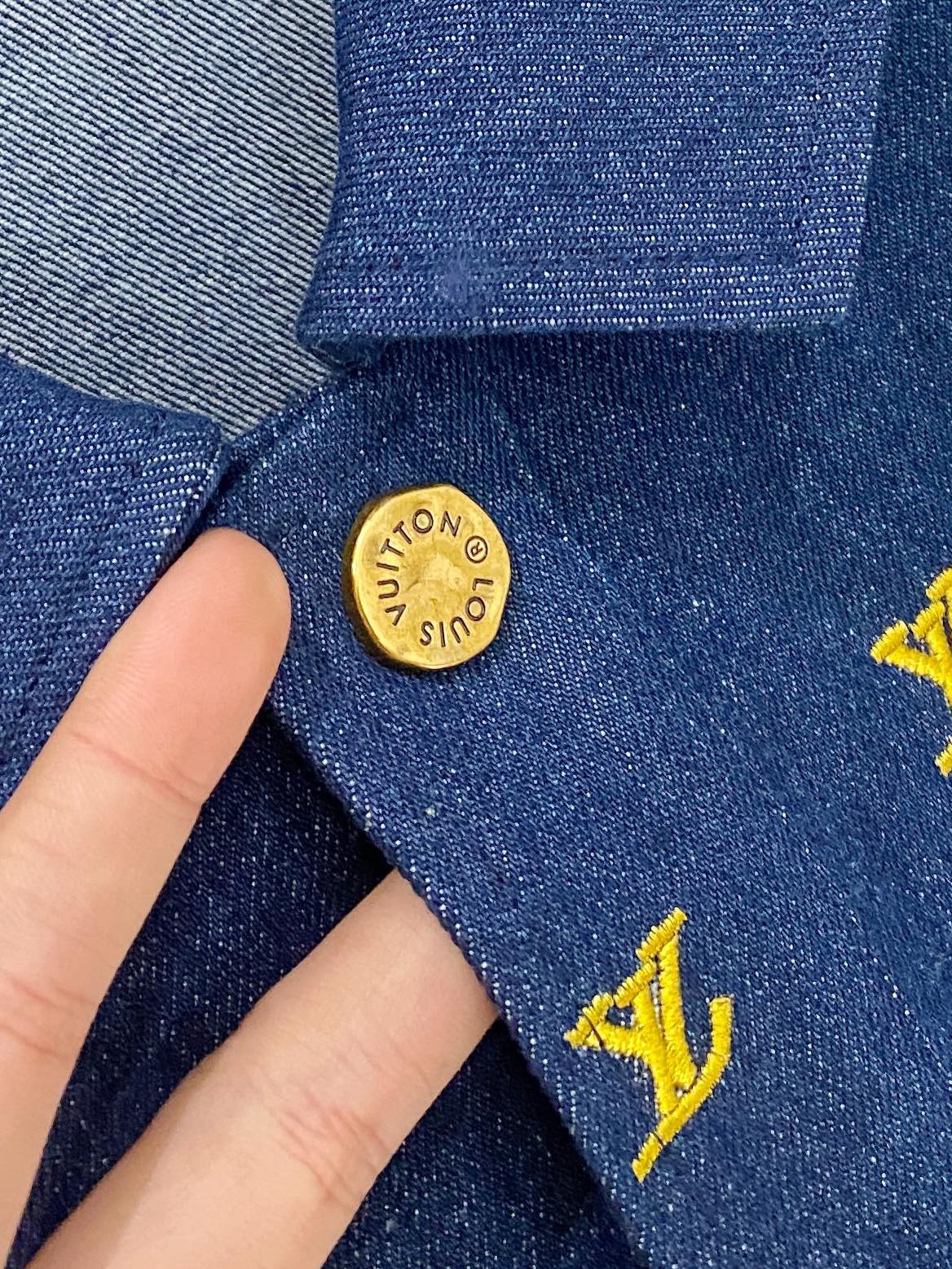 1V Denim denim small logo embroidered jacket with detachable sleeves for 2 outfits