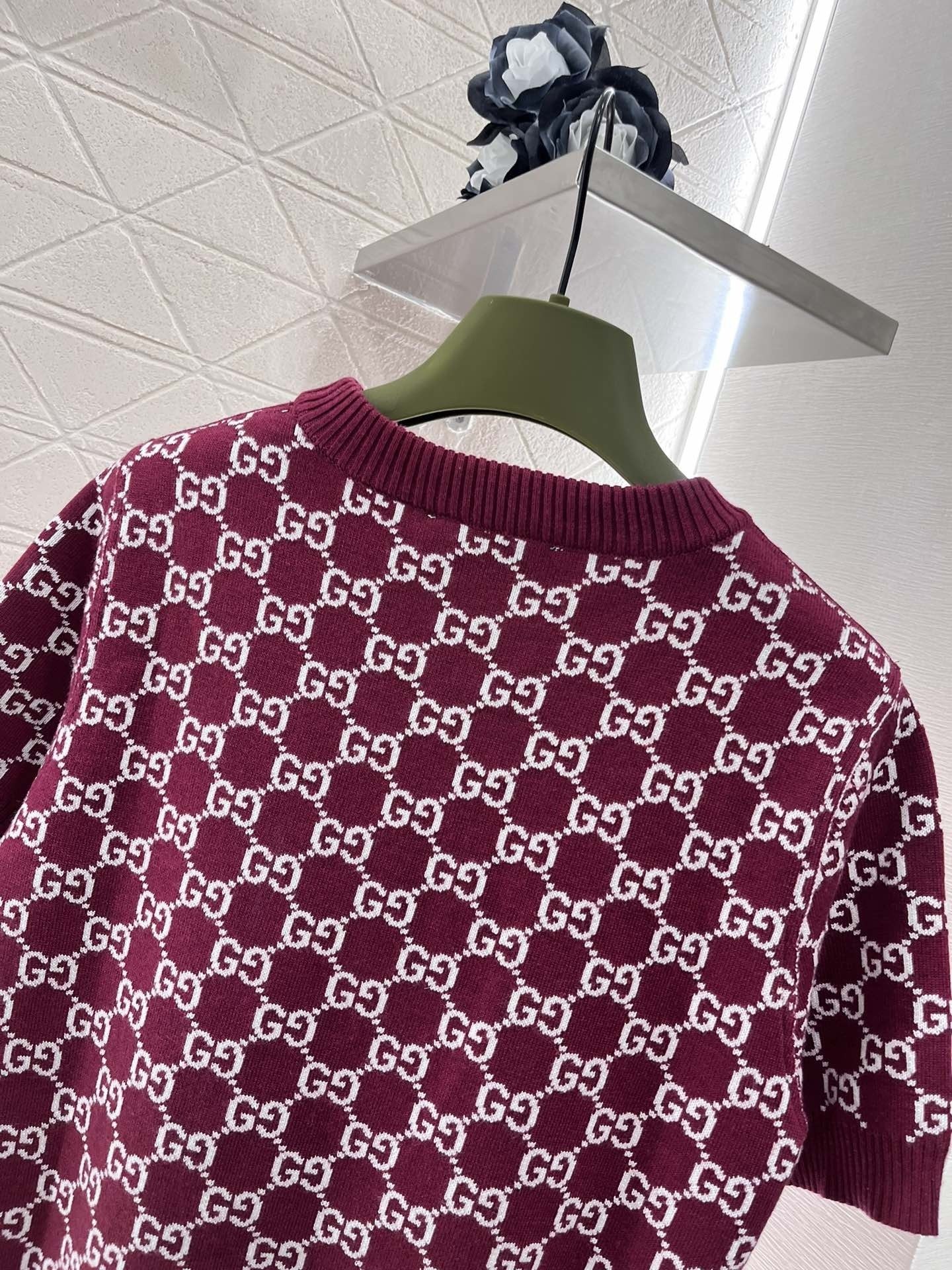 GG Wine red round neck vintage short sleeved sweater