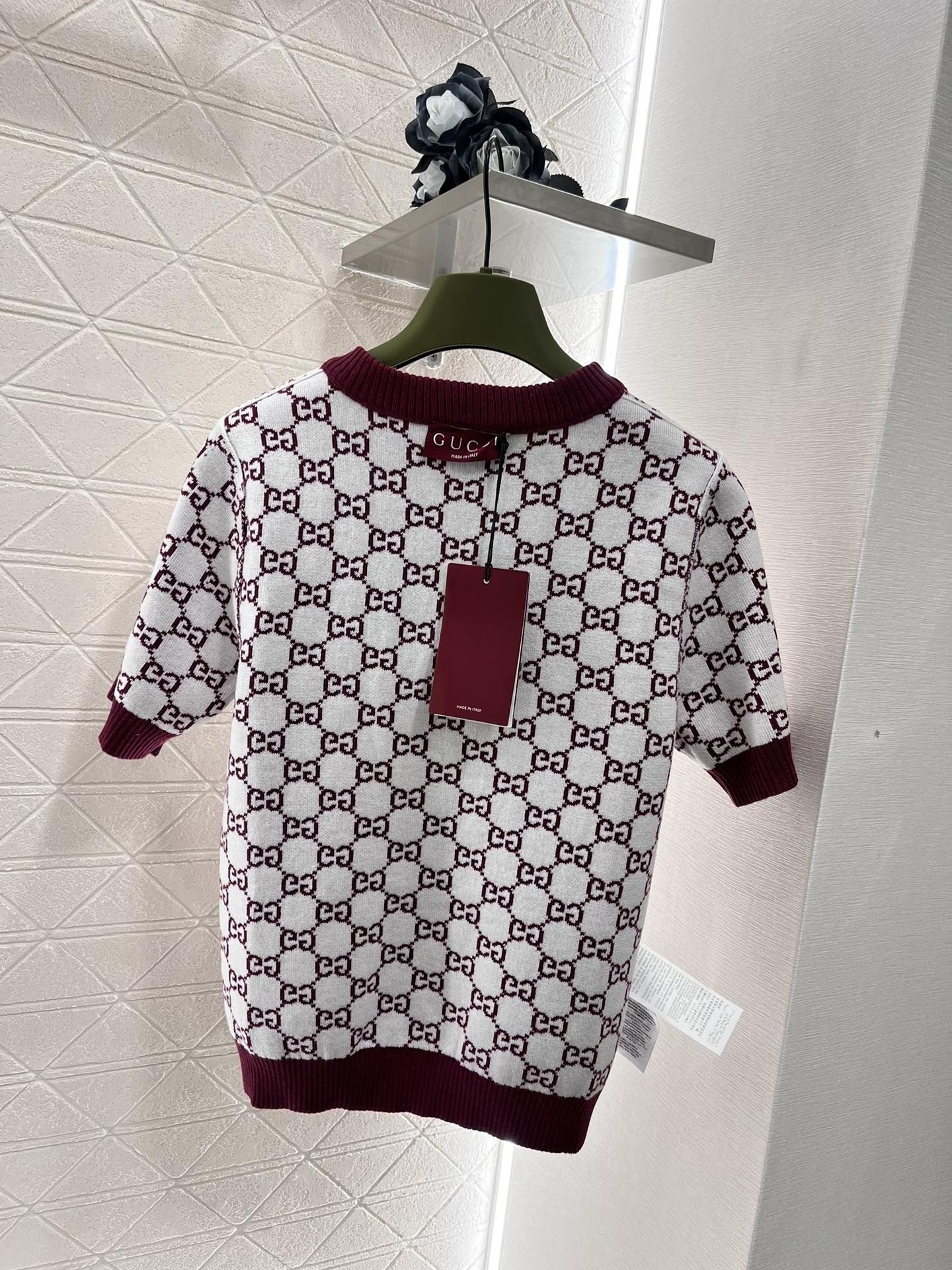 GG Wine red round neck vintage short sleeved sweater