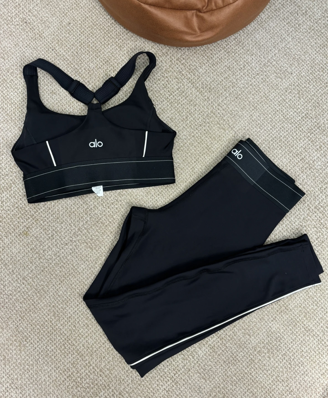 Alo Classic Two tone Yoga Set