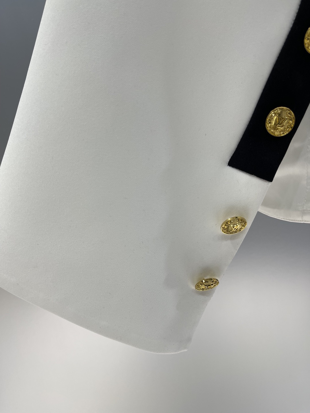 1V V-neck color blocked sling