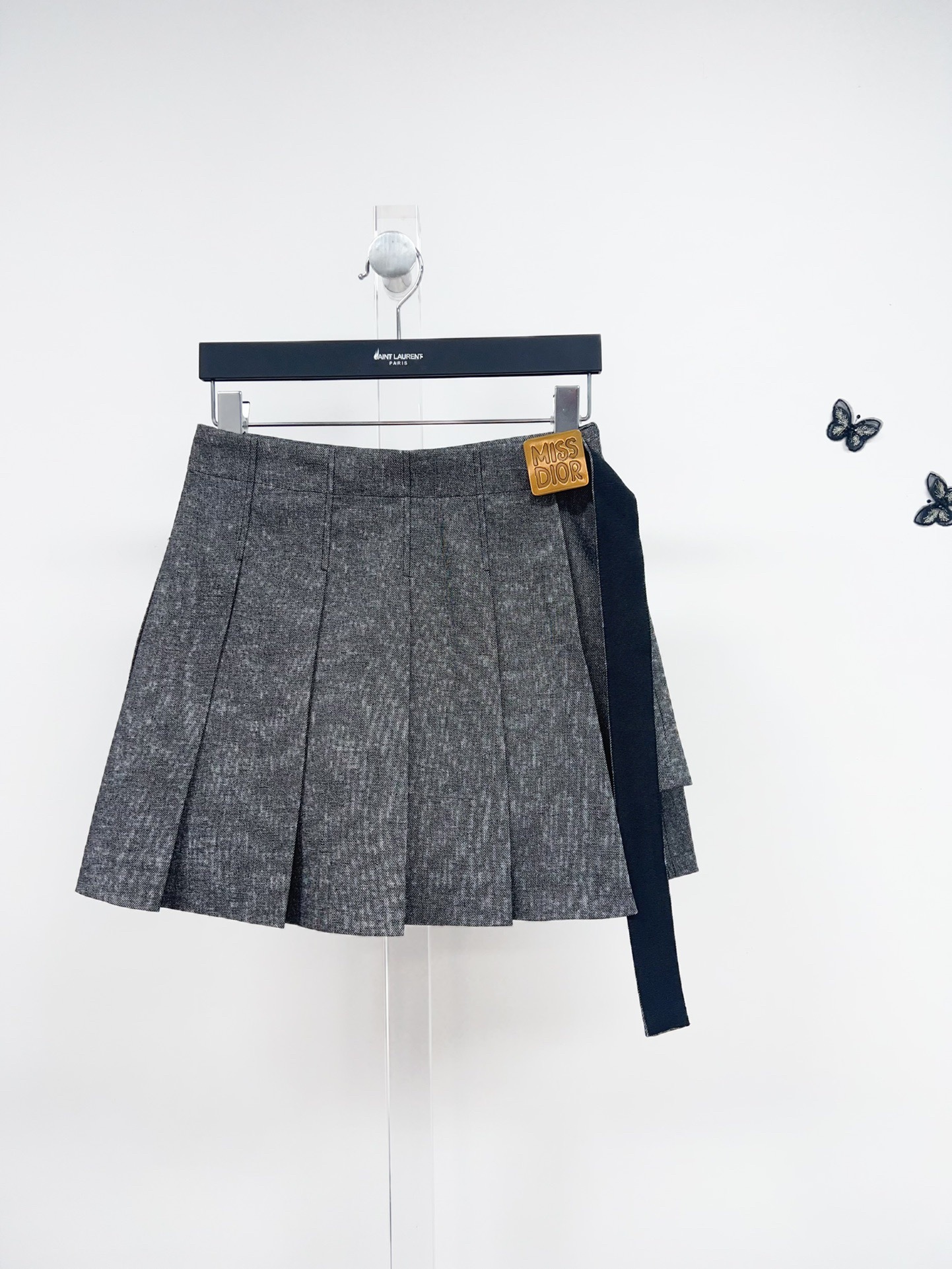DD Butterfly belt, two pleated skirts