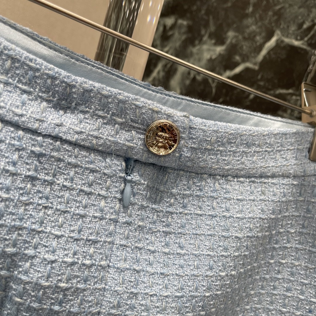 CC 25SS   Blue hemmed skirt