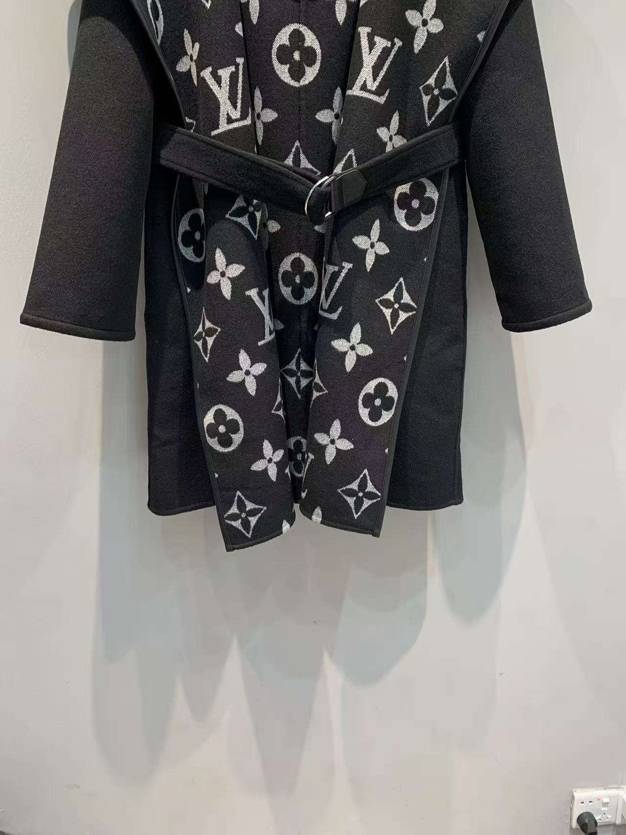 1V 25SS Full printed wrap style hooded woolen windbreaker