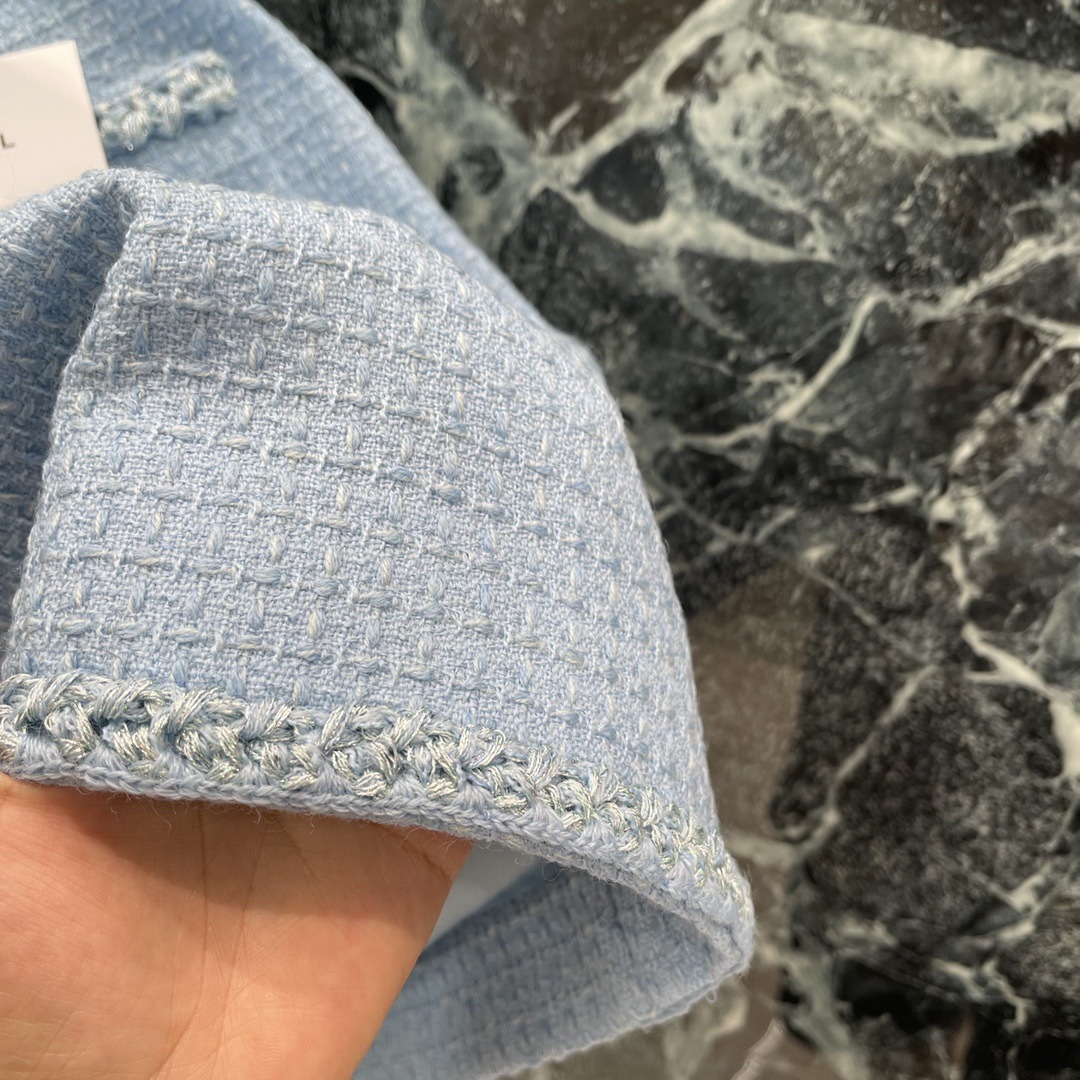 CC 25SS   Blue hemmed skirt