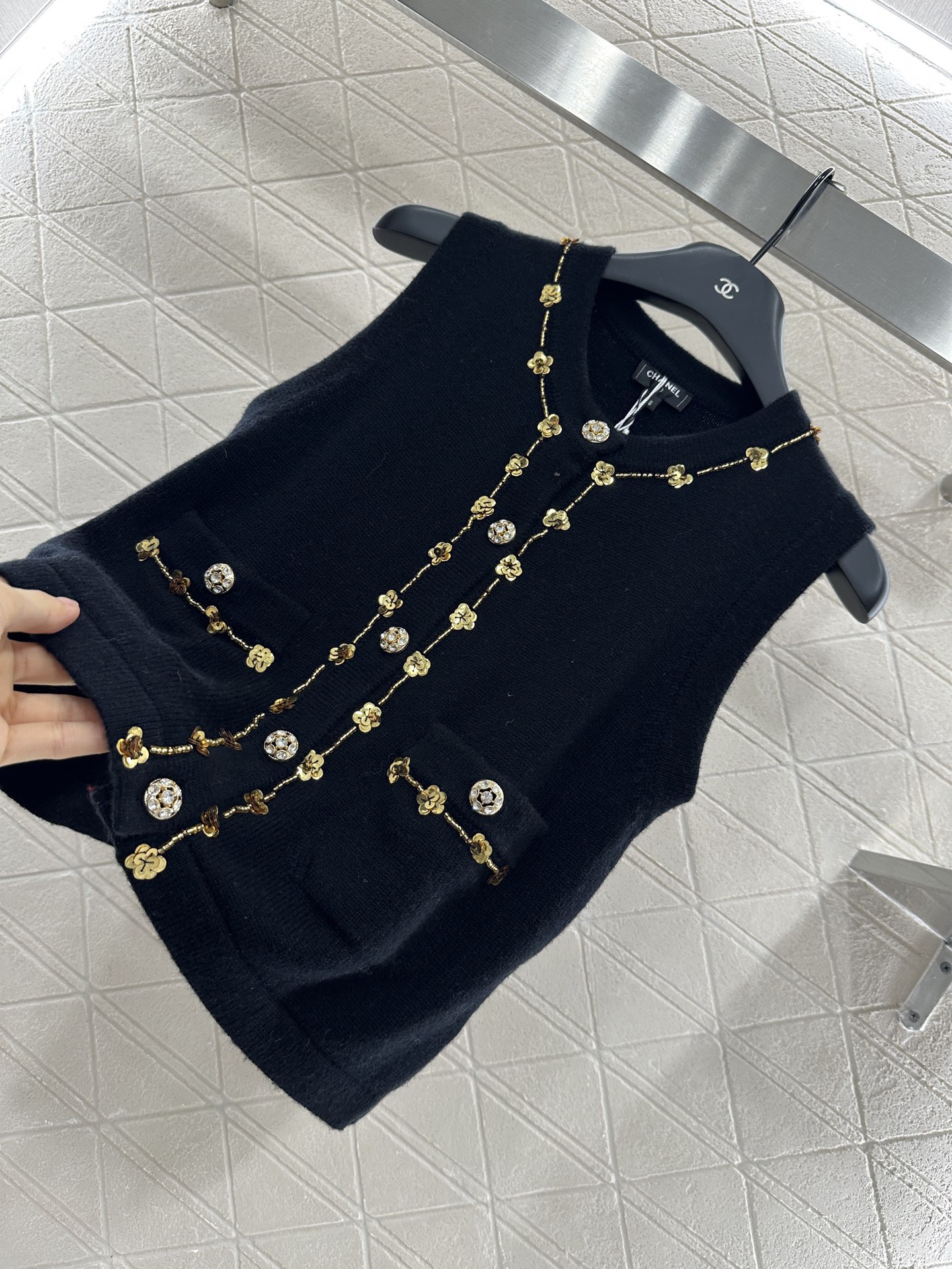 CC 25SS Nail bead knitted vest