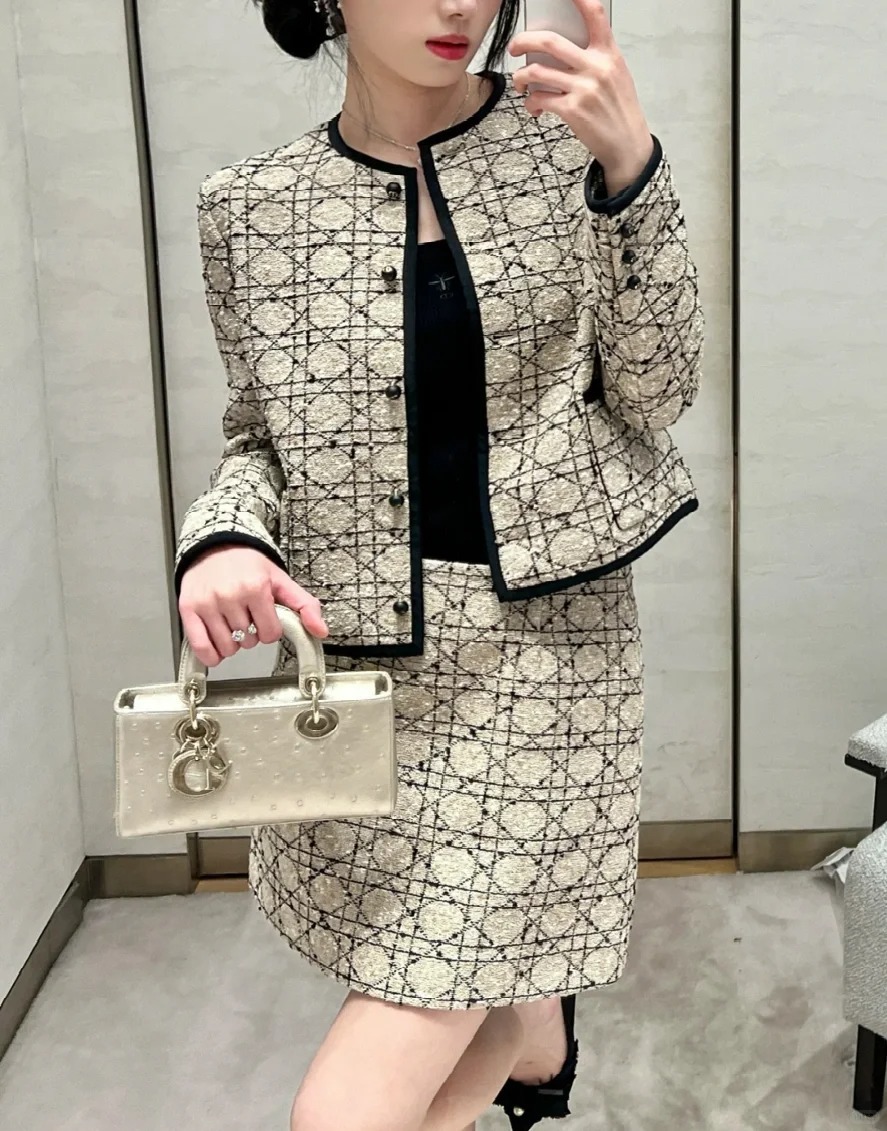 DIO Luxury Fragrance Style Long Sleeve Jacket