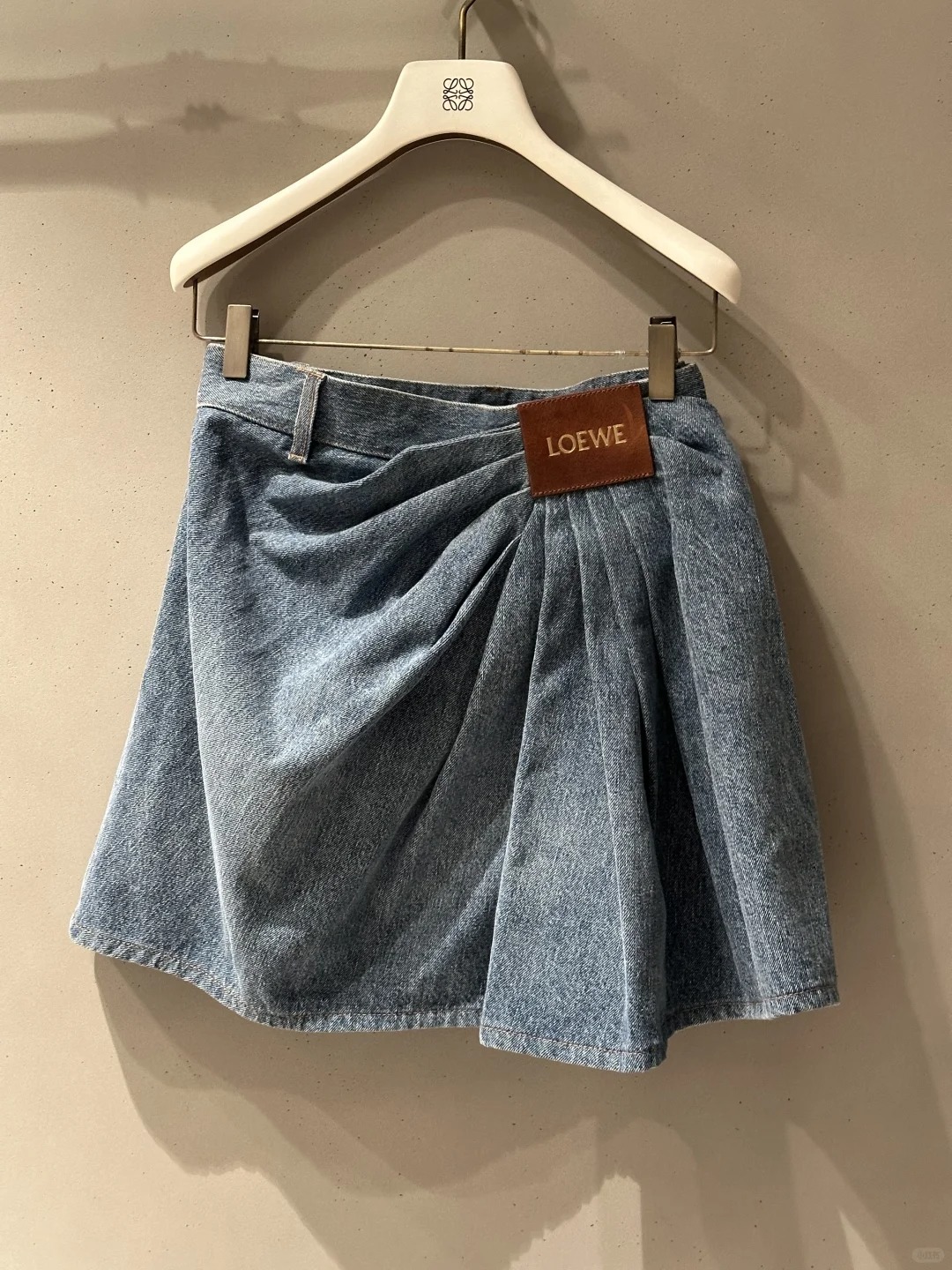 LOE Pleated High Waist Skinny Half Skirt