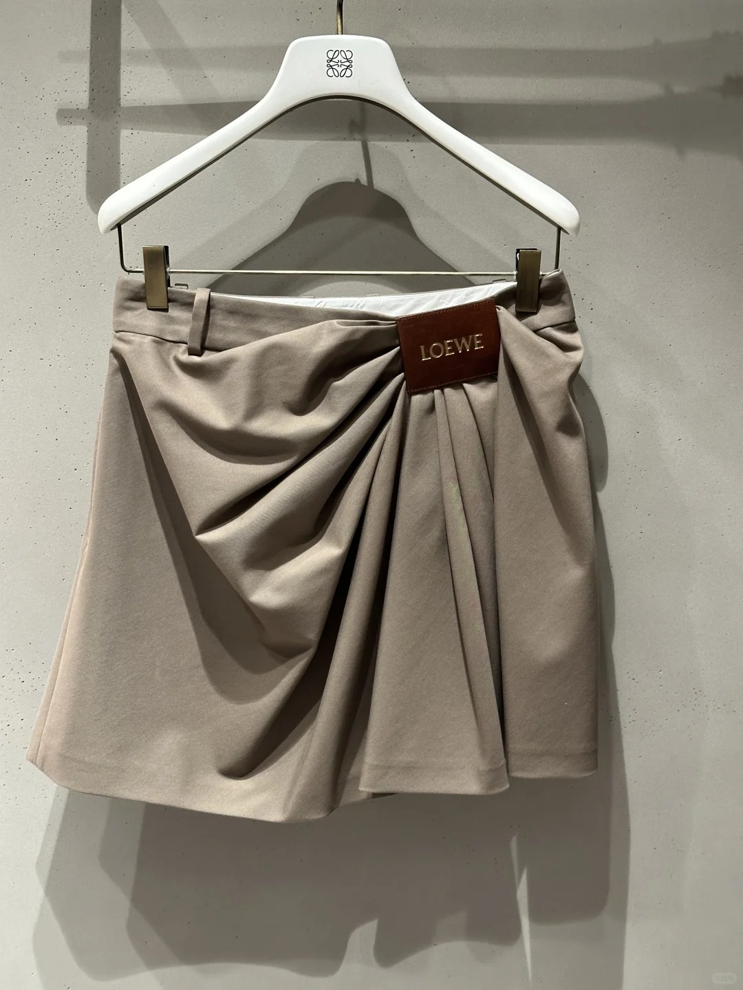 LOE Pleated High Waist Skinny Half Skirt