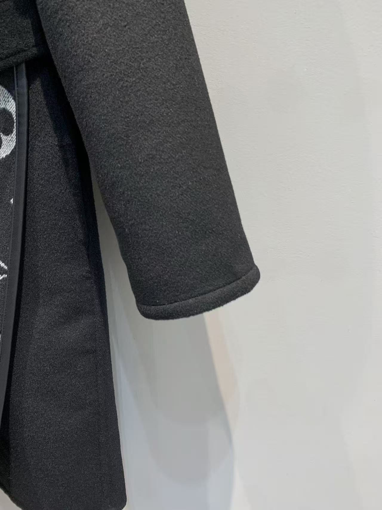 1V 25SS Full printed wrap style hooded woolen windbreaker