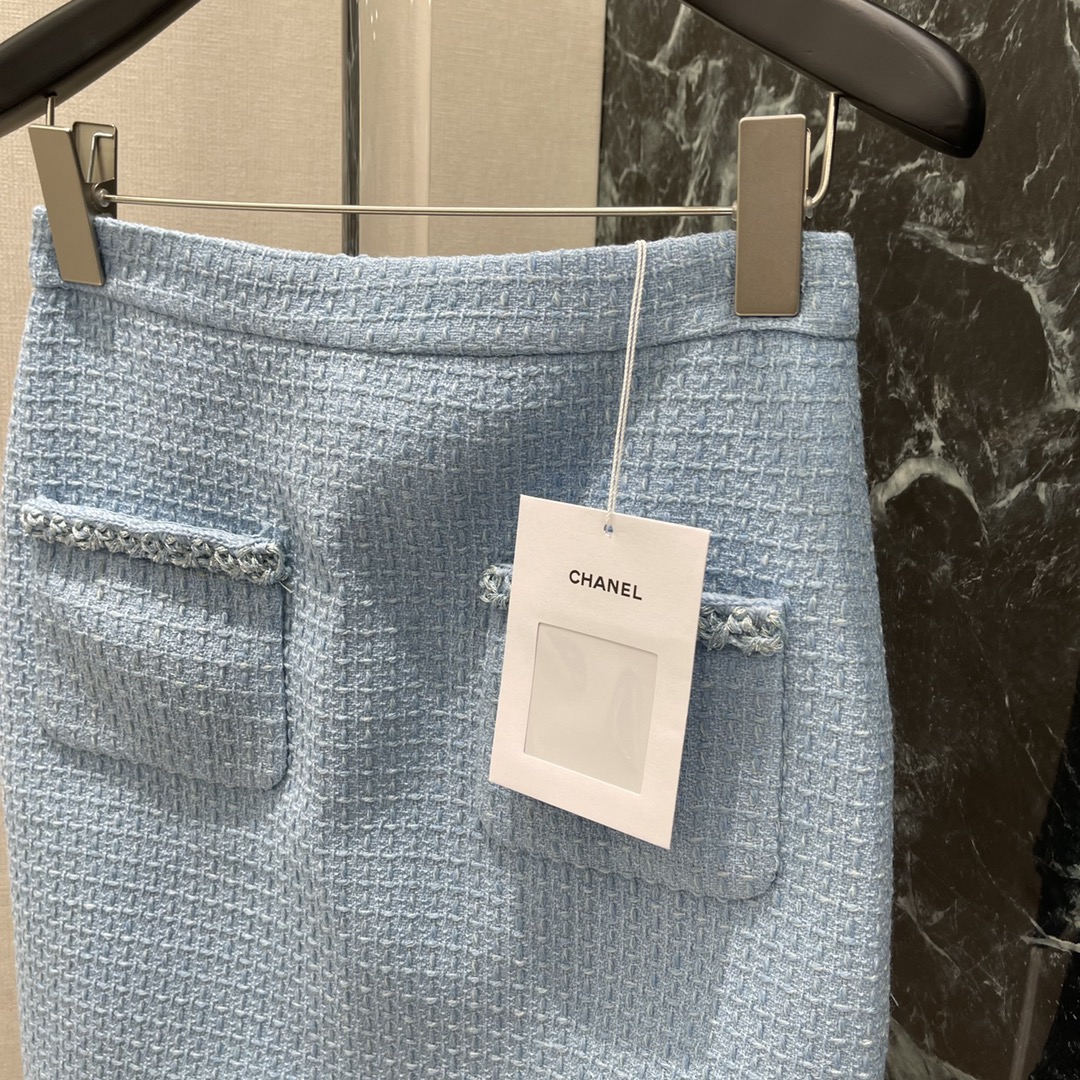 CC 25SS   Blue hemmed skirt