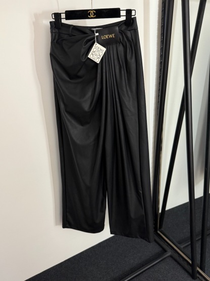 LEW 2025SS Pleated leather pants