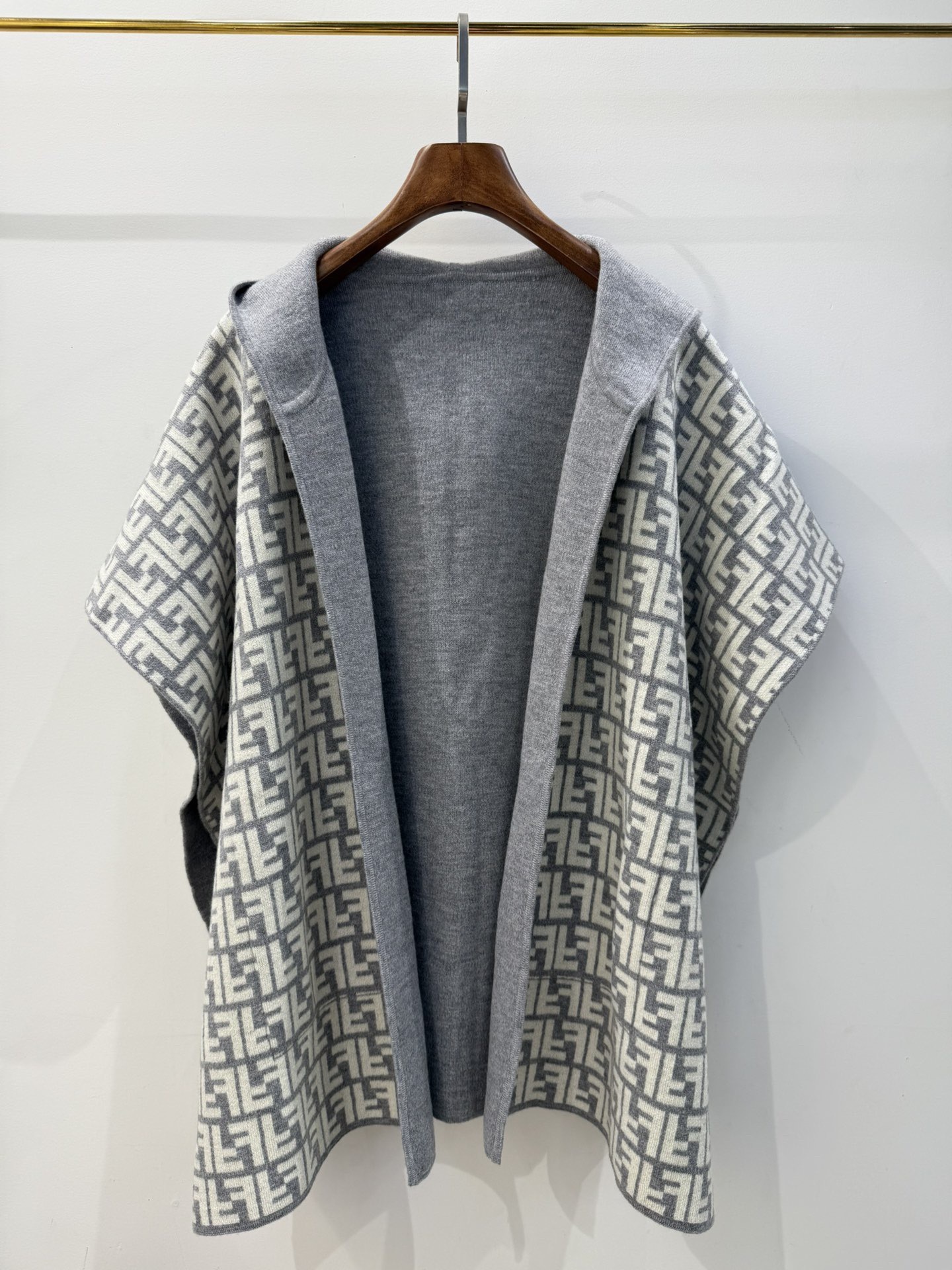 FEN 2025SS Hooded double-sided cashmere cape