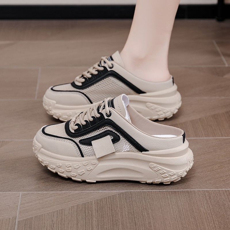 รองเท้าแบบกลวงระบายอากาศได้