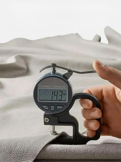 รองเท้าแบบกลวงระบายอากาศได้