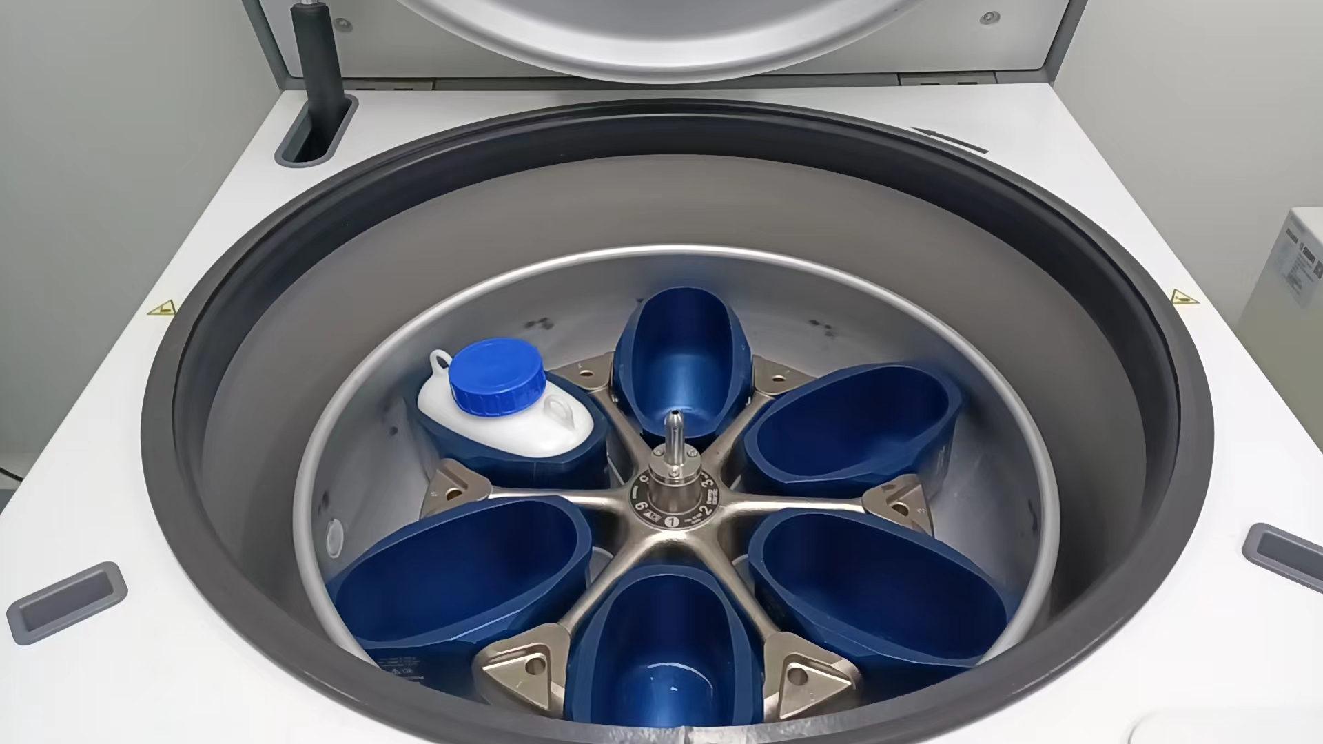 188x98x192mm in Size 2000ml Centrifgal Bottle-乐朴医疗