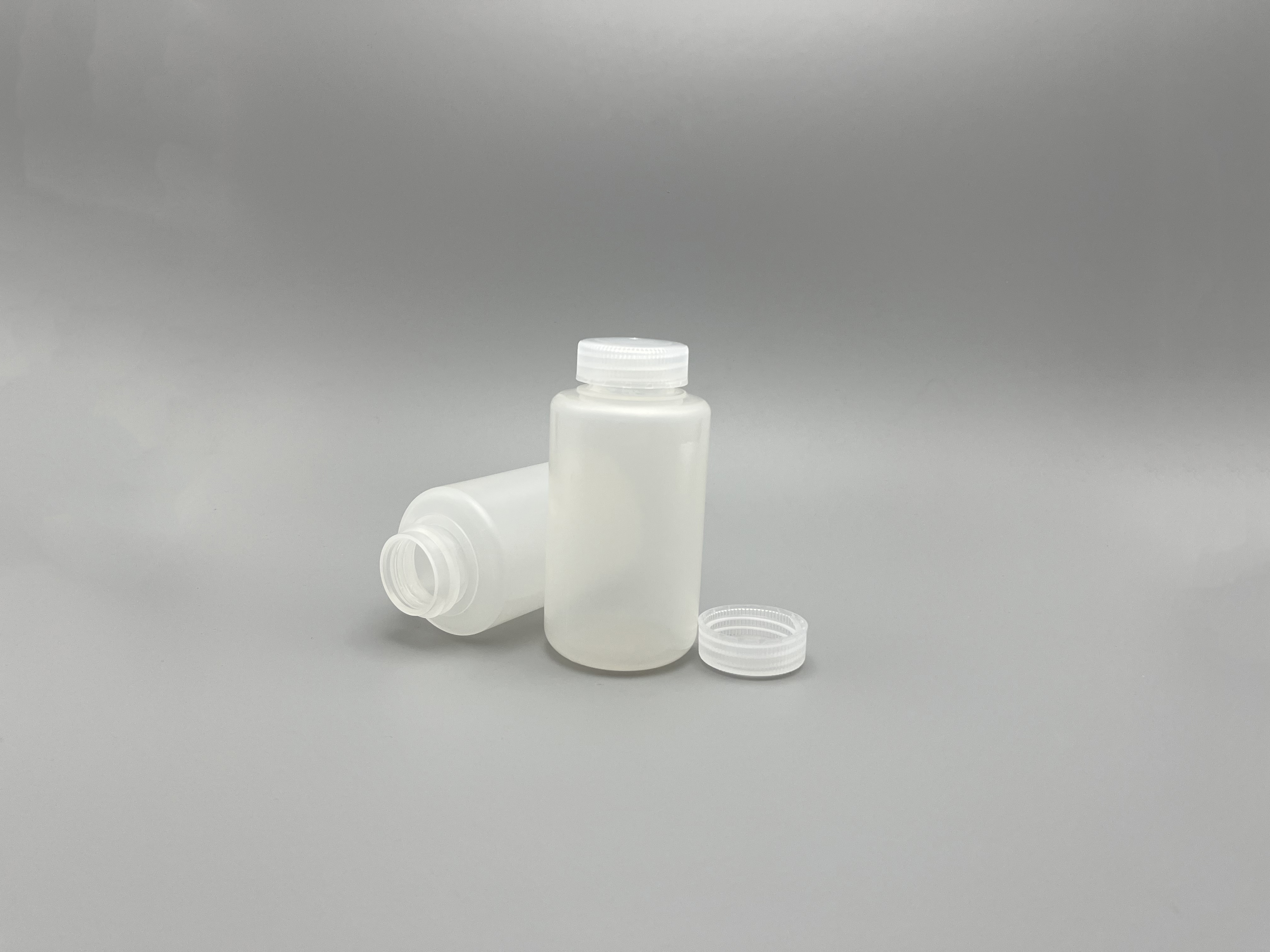 61x122.7mm in Size 250ml High-Speed Centrifgal Bottle-乐朴医疗