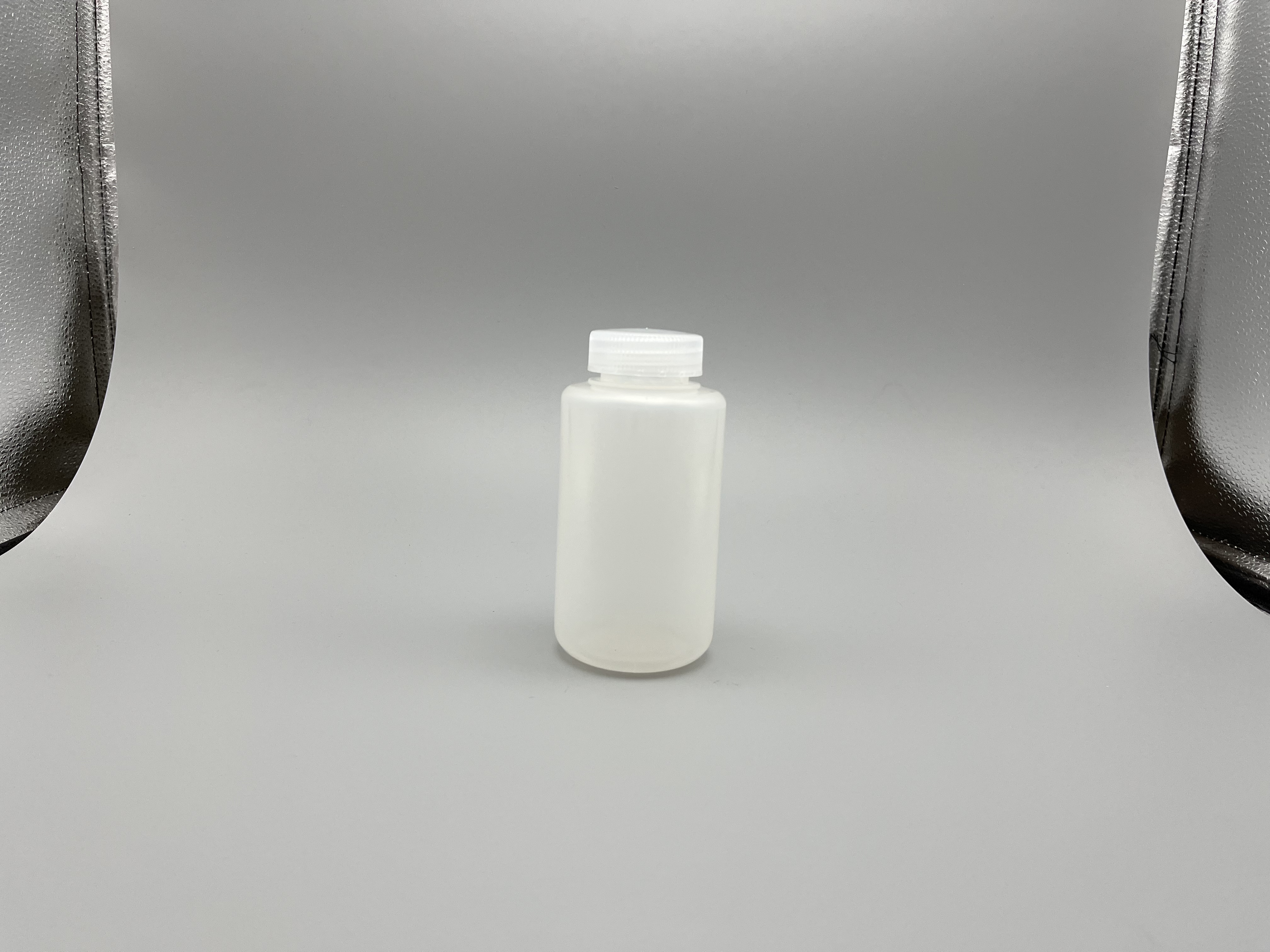 61x122.7mm in Size 250ml High-Speed Centrifgal Bottle-乐朴医疗