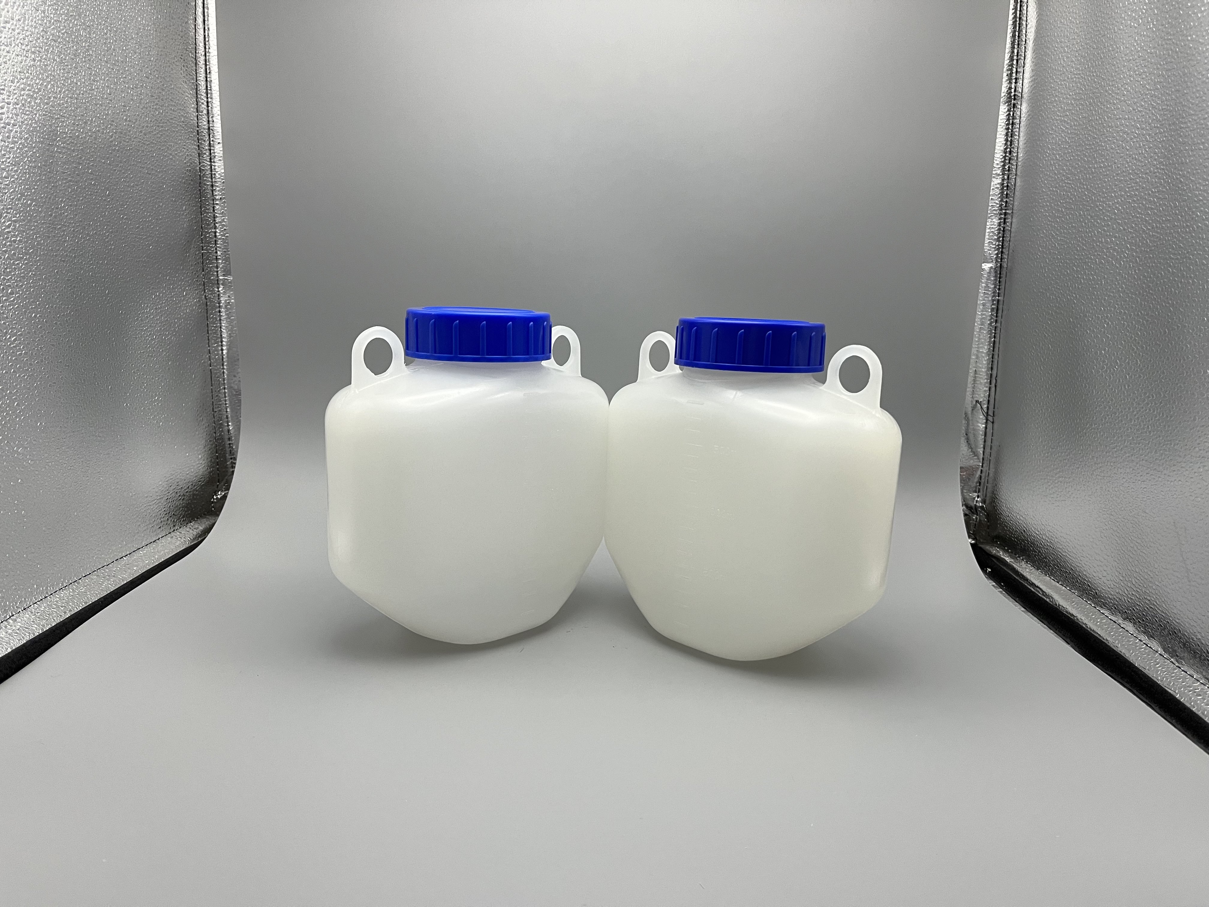 188x98x192mm in Size 2000ml Centrifgal Bottle-乐朴医疗