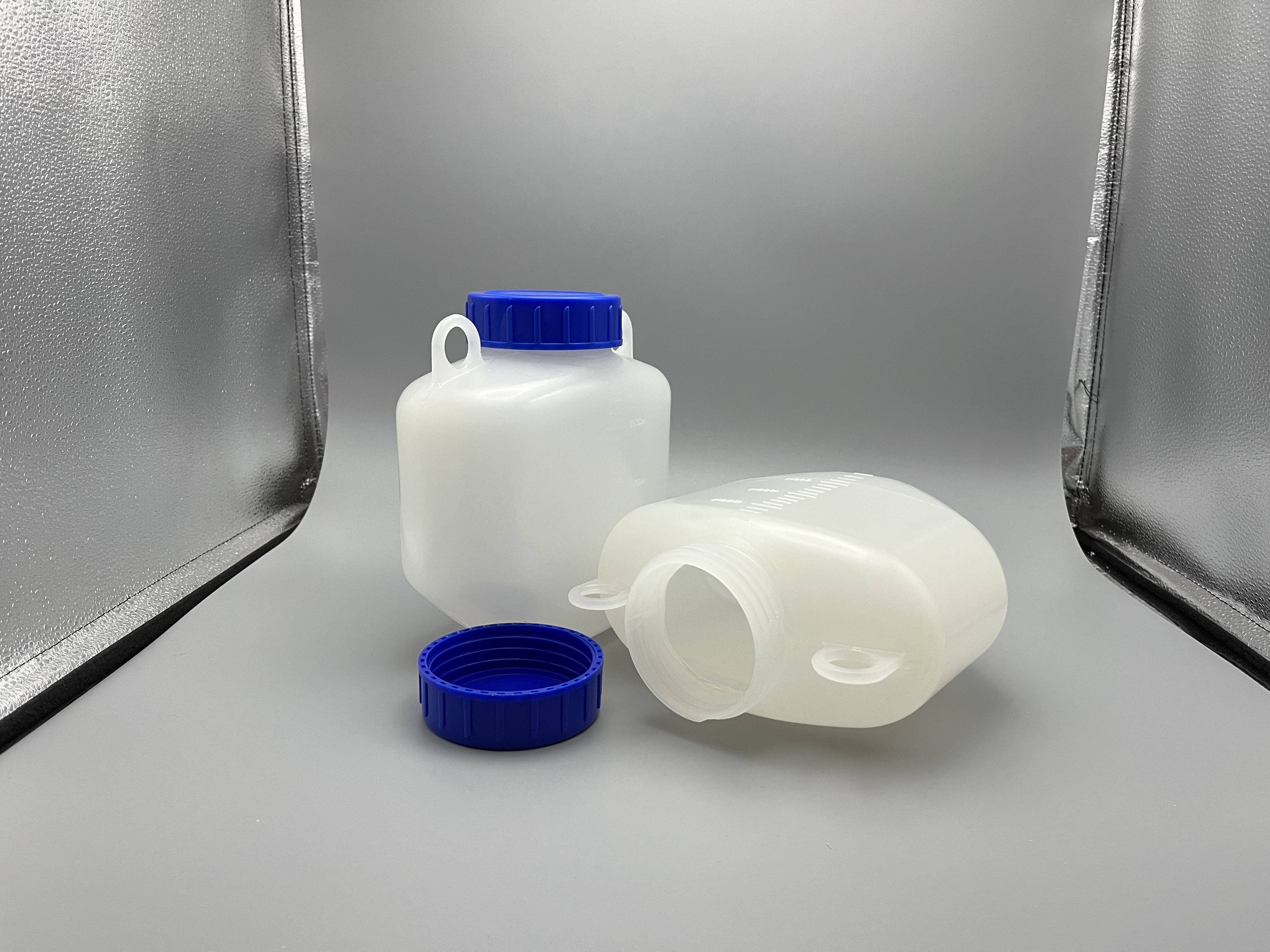 188x98x192mm in Size 2000ml Centrifgal Bottle-乐朴医疗