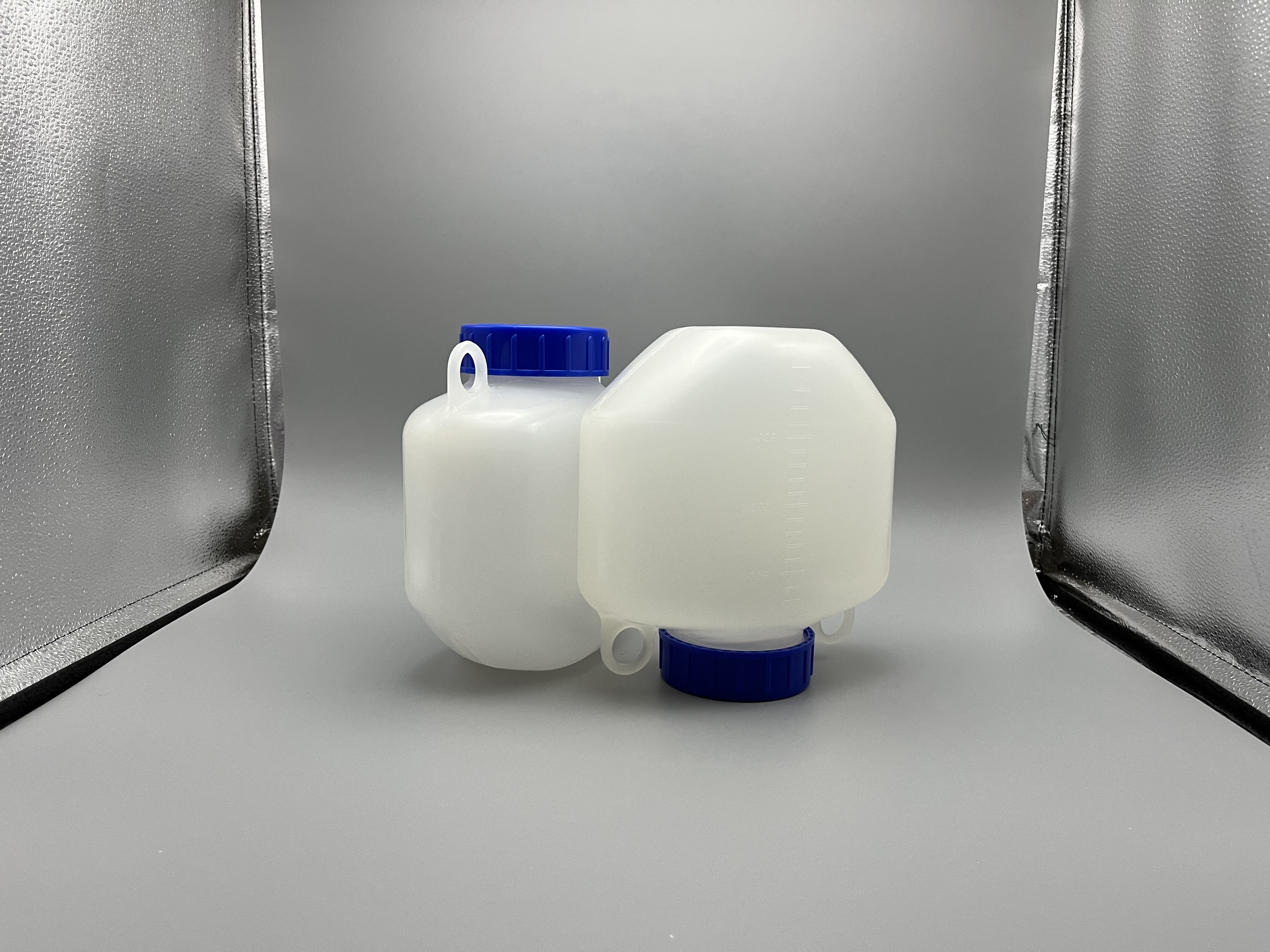 188x98x192mm in Size 2000ml Centrifgal Bottle-乐朴医疗