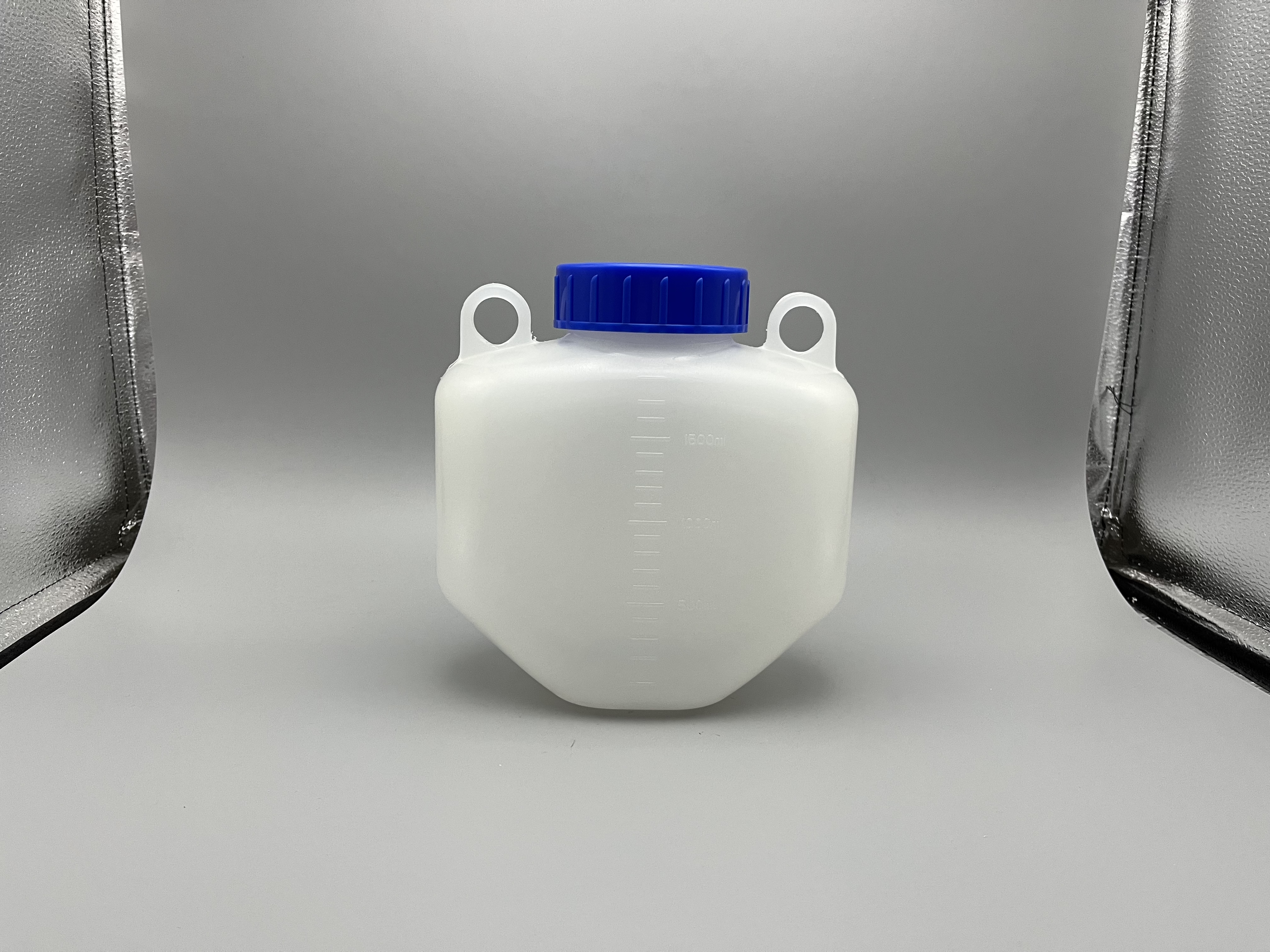 188x98x192mm in Size 2000ml Centrifgal Bottle-乐朴医疗