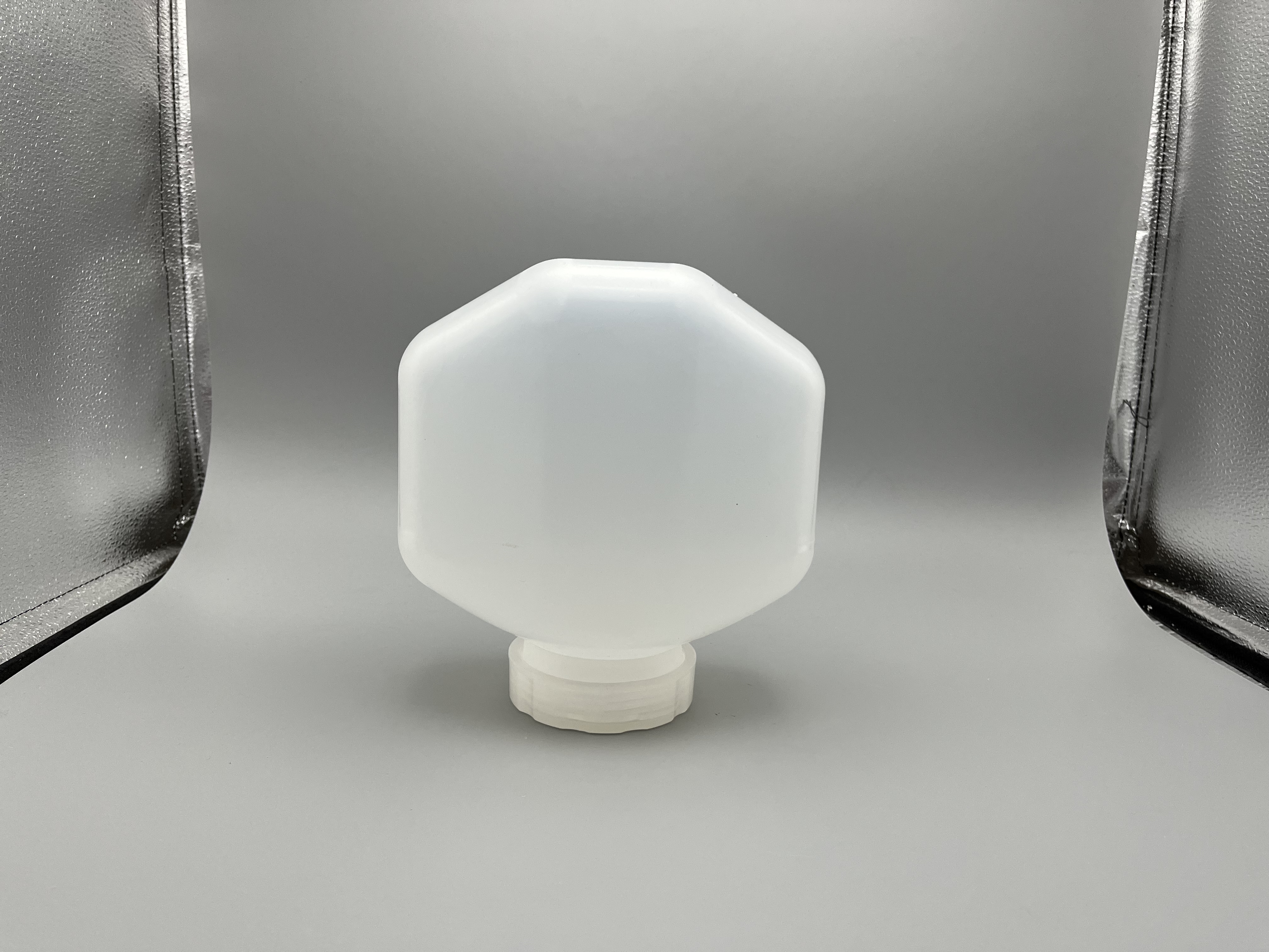 177x114x188mm in Size 2400ml Centrifgal Bottle-乐朴医疗