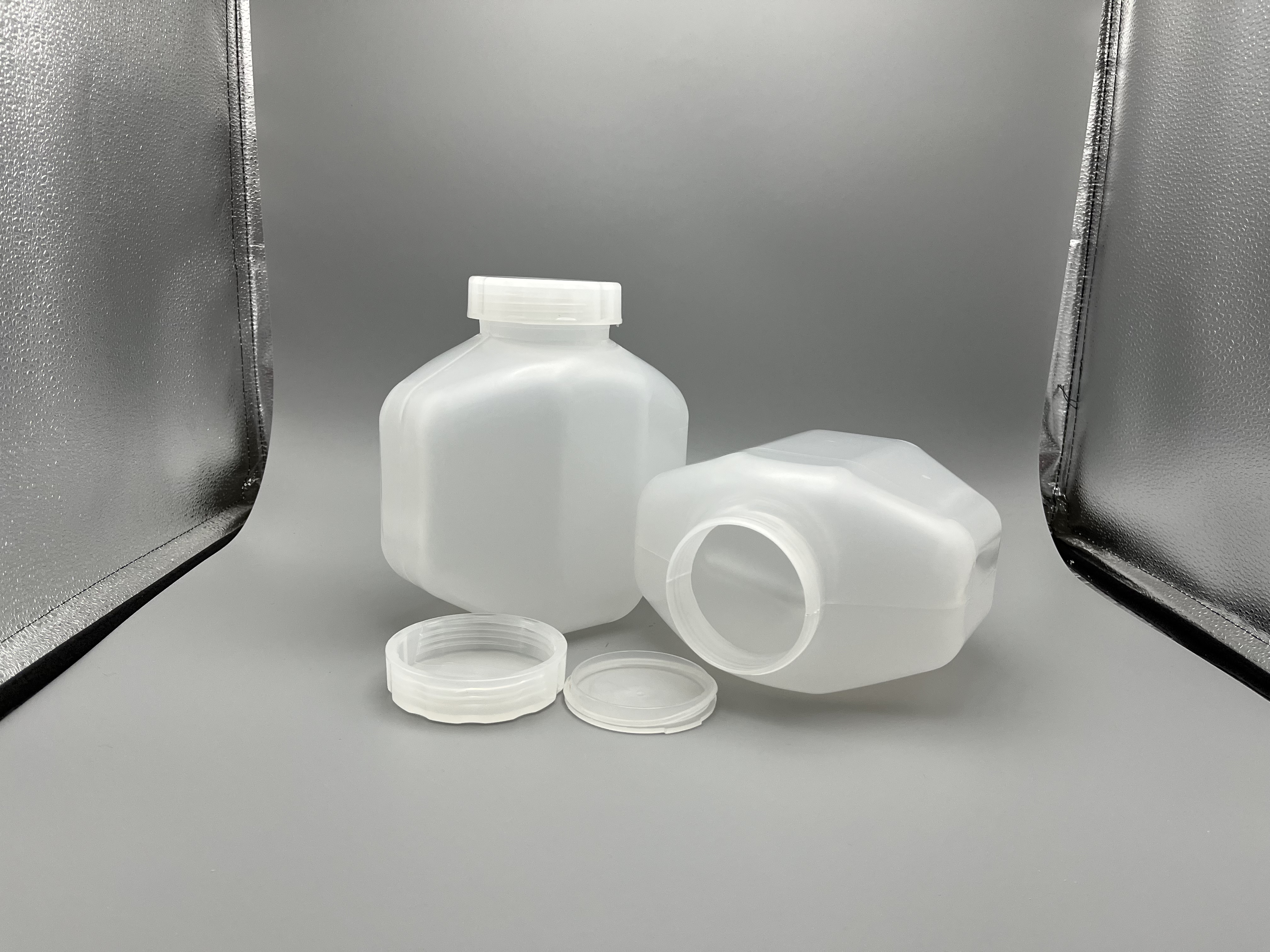 177x114x188mm in Size 2400ml Centrifgal Bottle-乐朴医疗