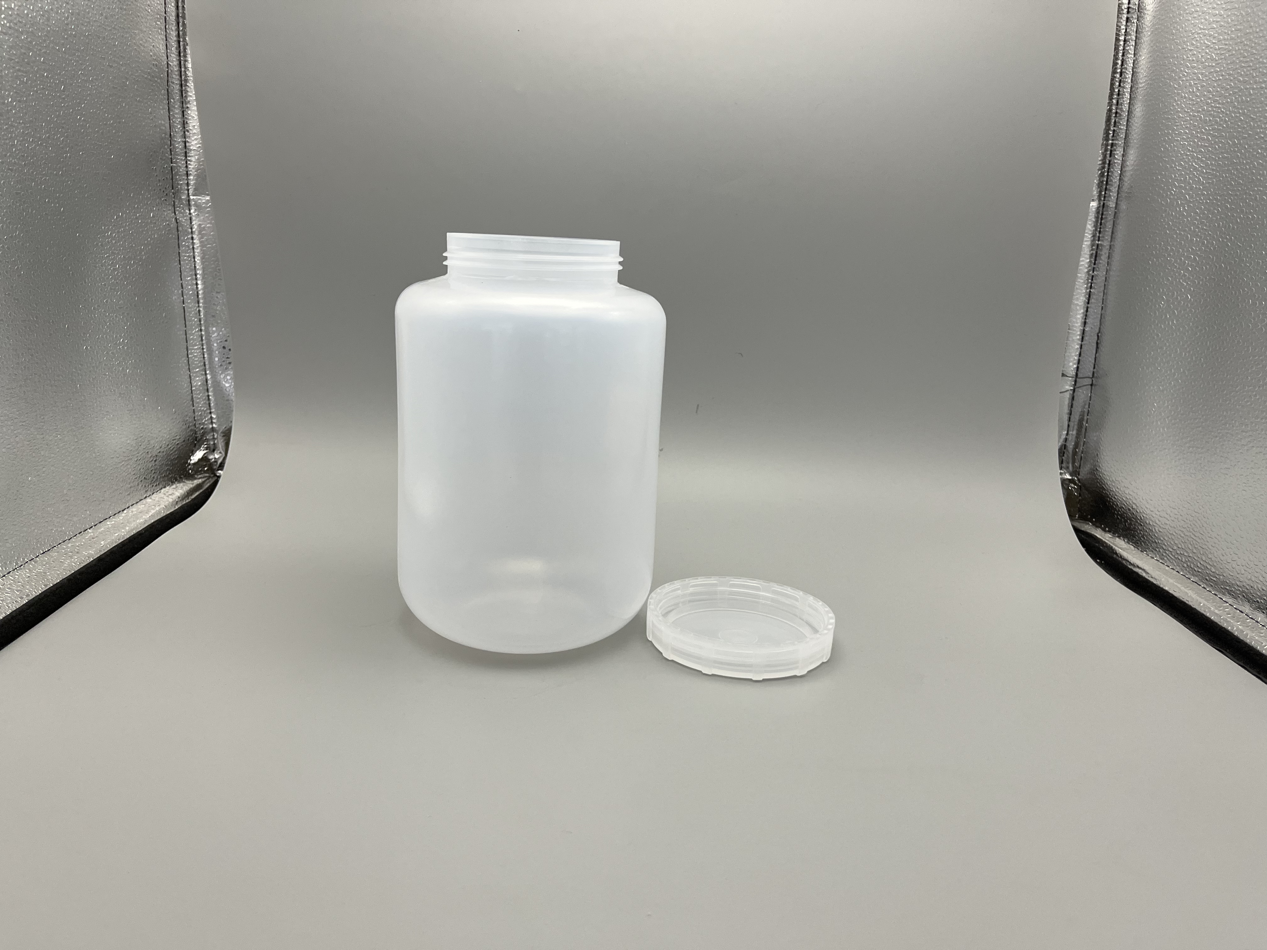 130x196mm in Size 2000ml Centrifgal Bottle-乐朴医疗