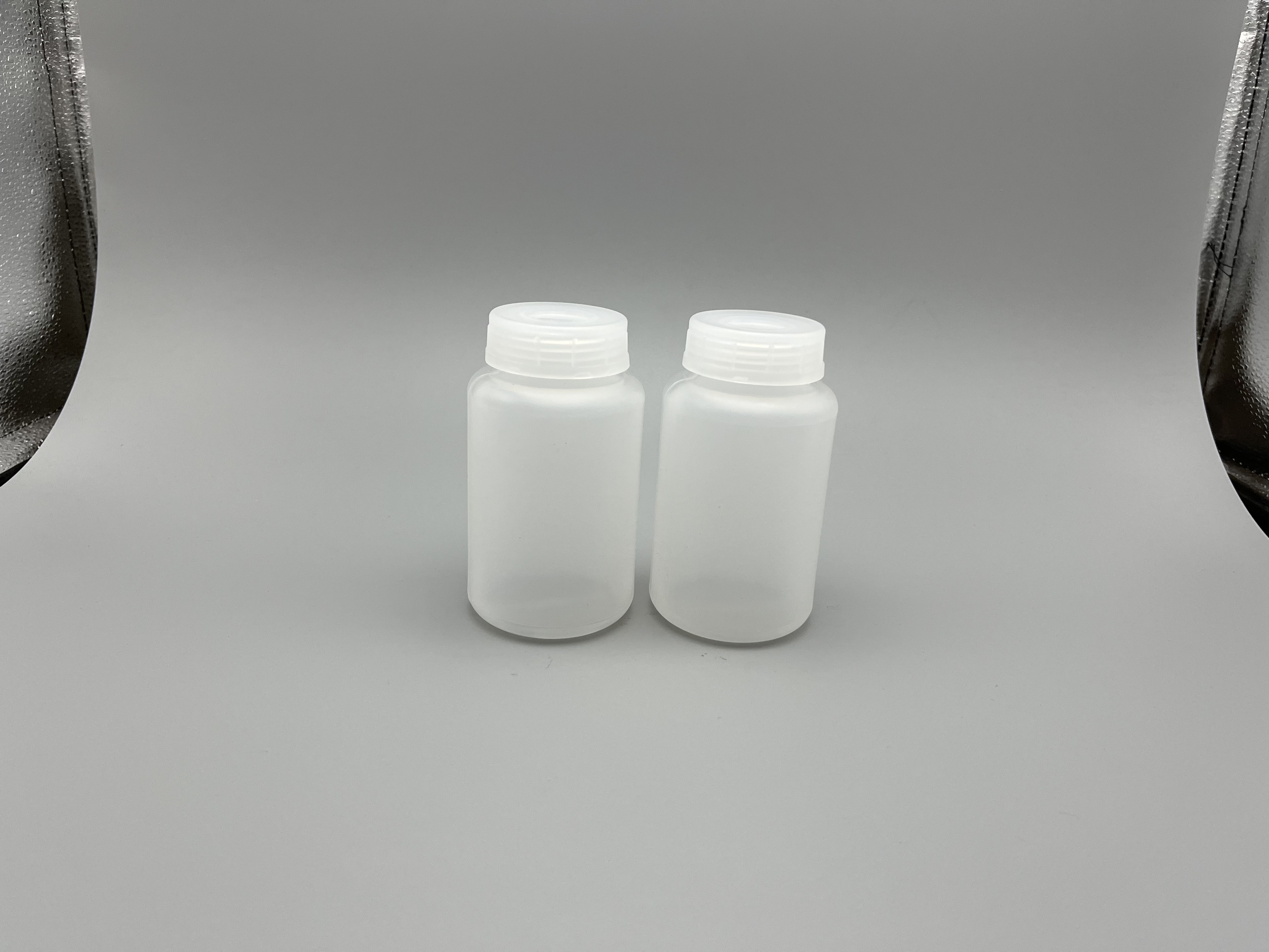 63x110mm in Size 250ml Low-Speed Centrifgal Bottle-乐朴医疗