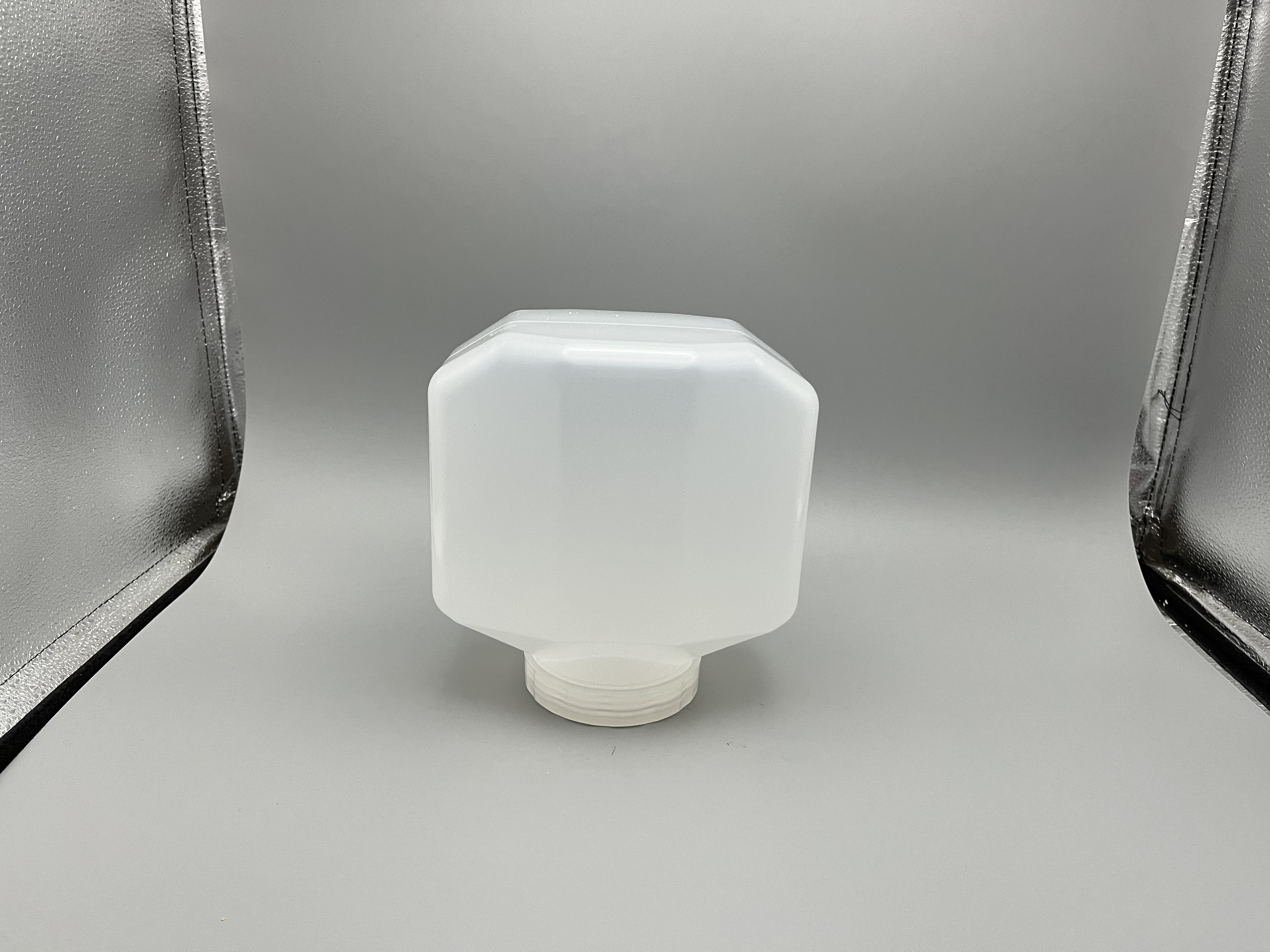 175x114x185mm in Size 2400ml Centrifgal Bottle-乐朴医疗