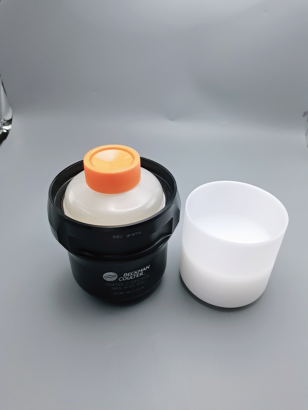 750ml to 500ml Conical-bottom Centrifuge Adapter-乐朴医疗