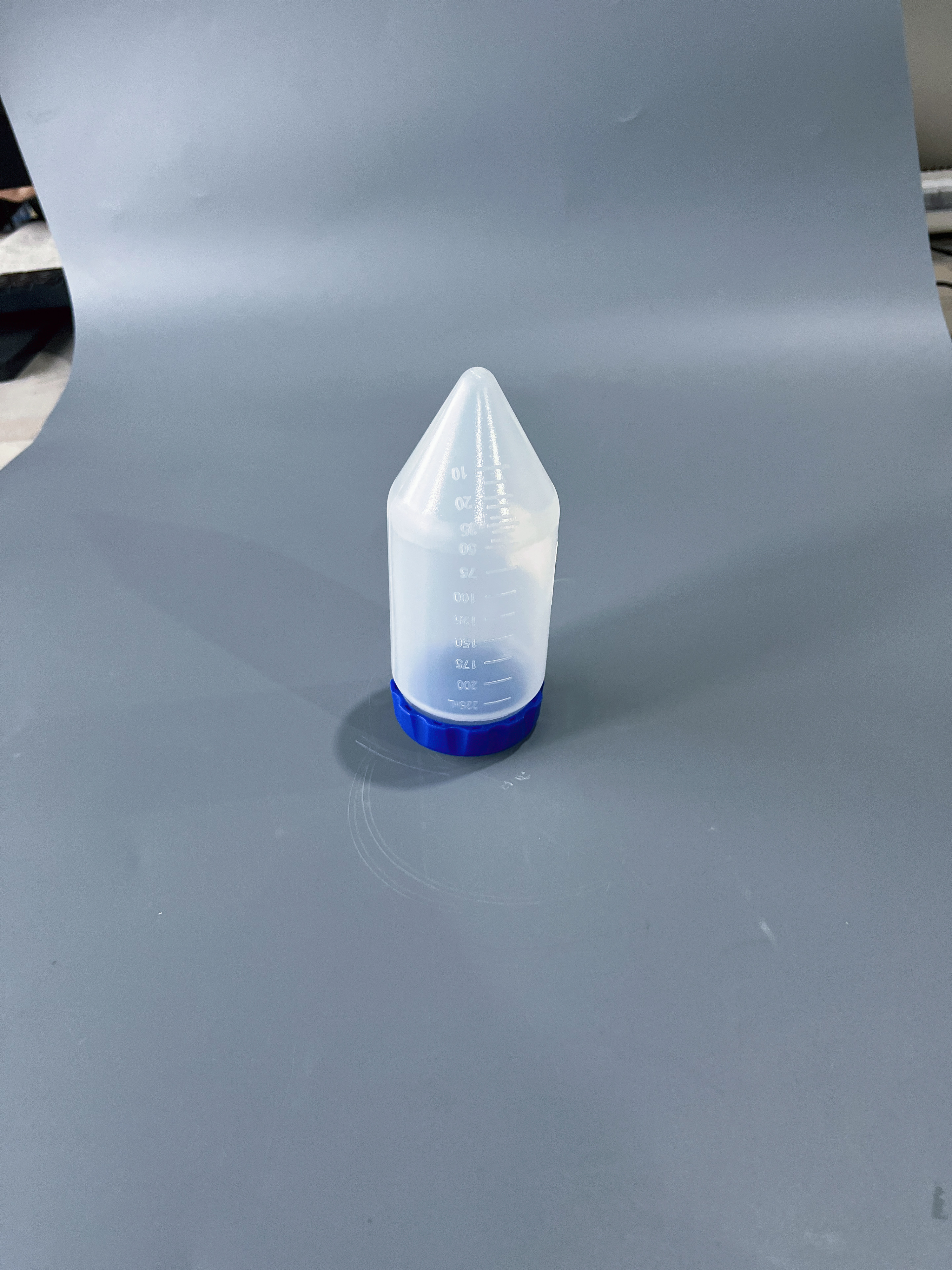 60.5x145mm in Size 250ml Low-Speed Centrifgal Bottle-乐朴医疗