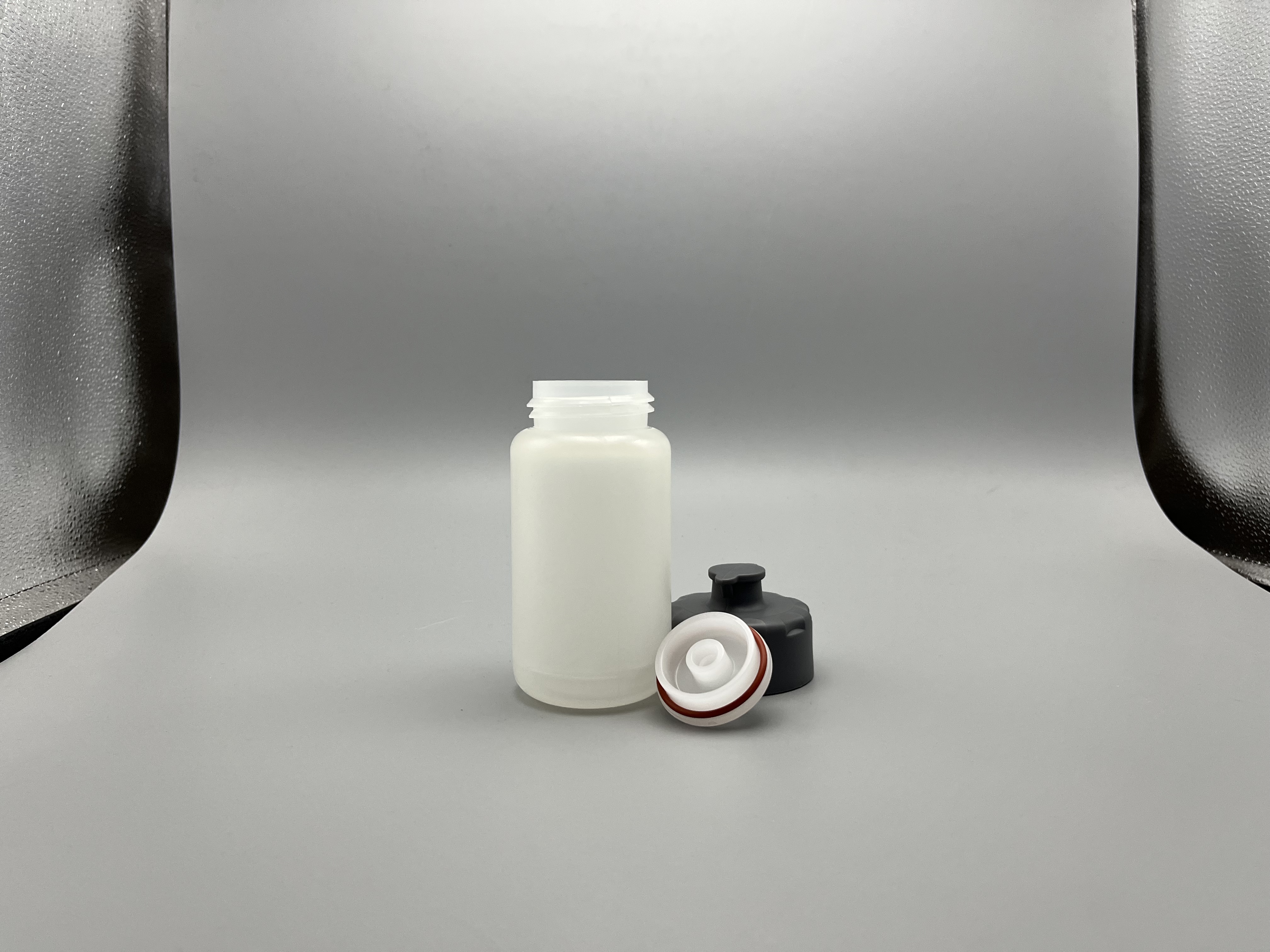 61x143mm in Size 250ml High-Speed Centrifgal Bottle-乐朴医疗