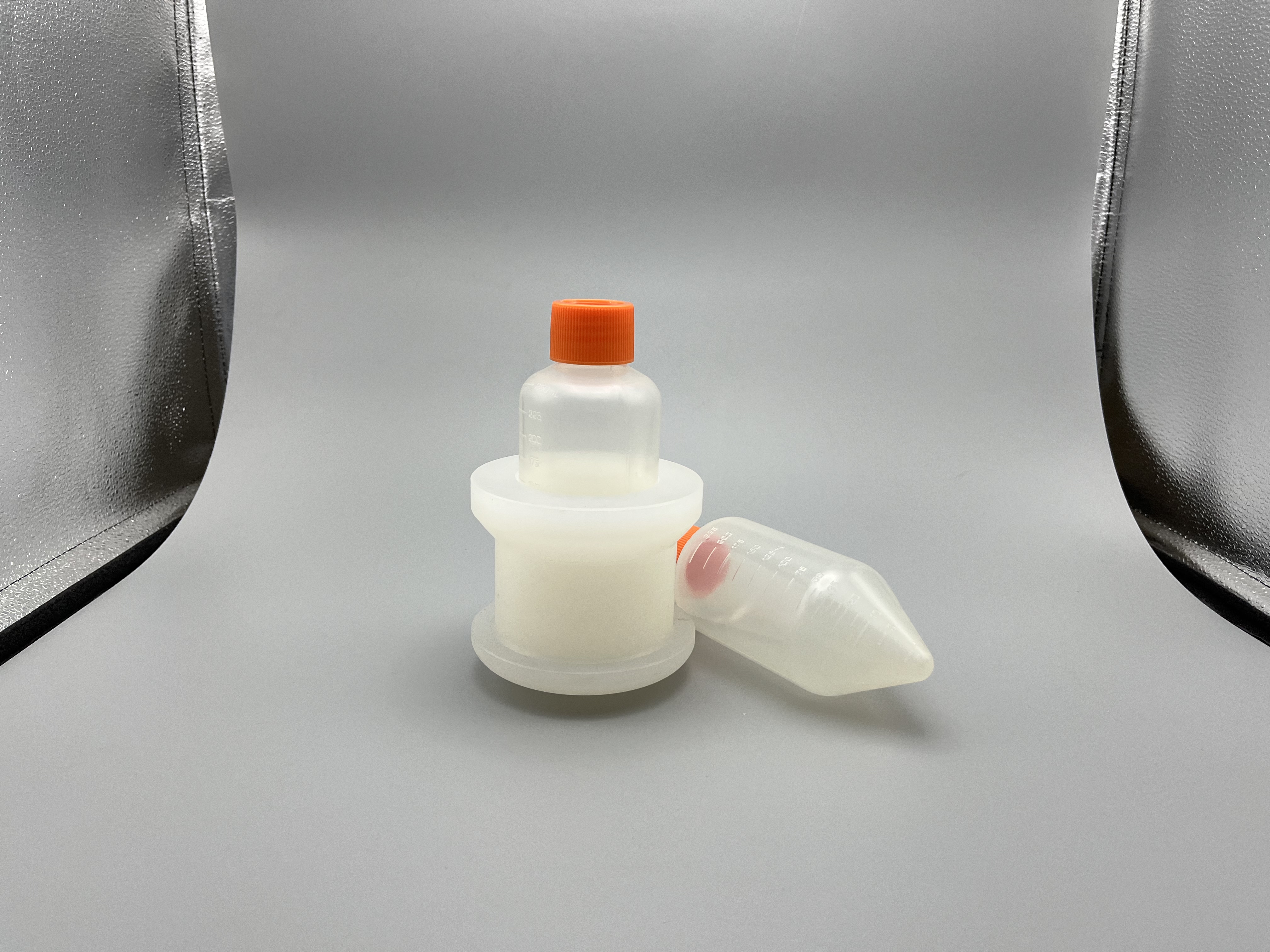 750ml to 250ml Conical-bottom Centrifuge Adapter-乐朴医疗