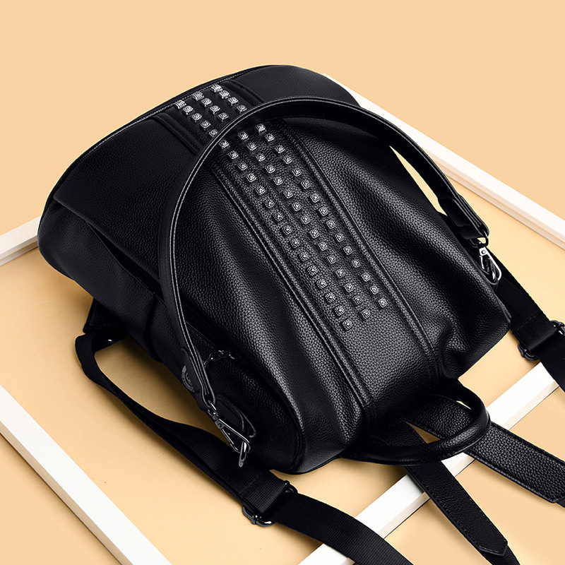 鉚釘防盜雙肩包