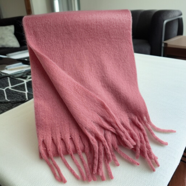 冬のモノクロの豪華な厚手の快適なスタイルの暖かいスカーフ