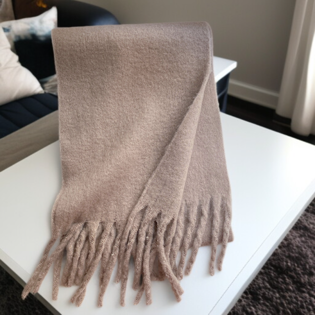 冬のモノクロの豪華な厚手の快適なスタイルの暖かいスカーフ