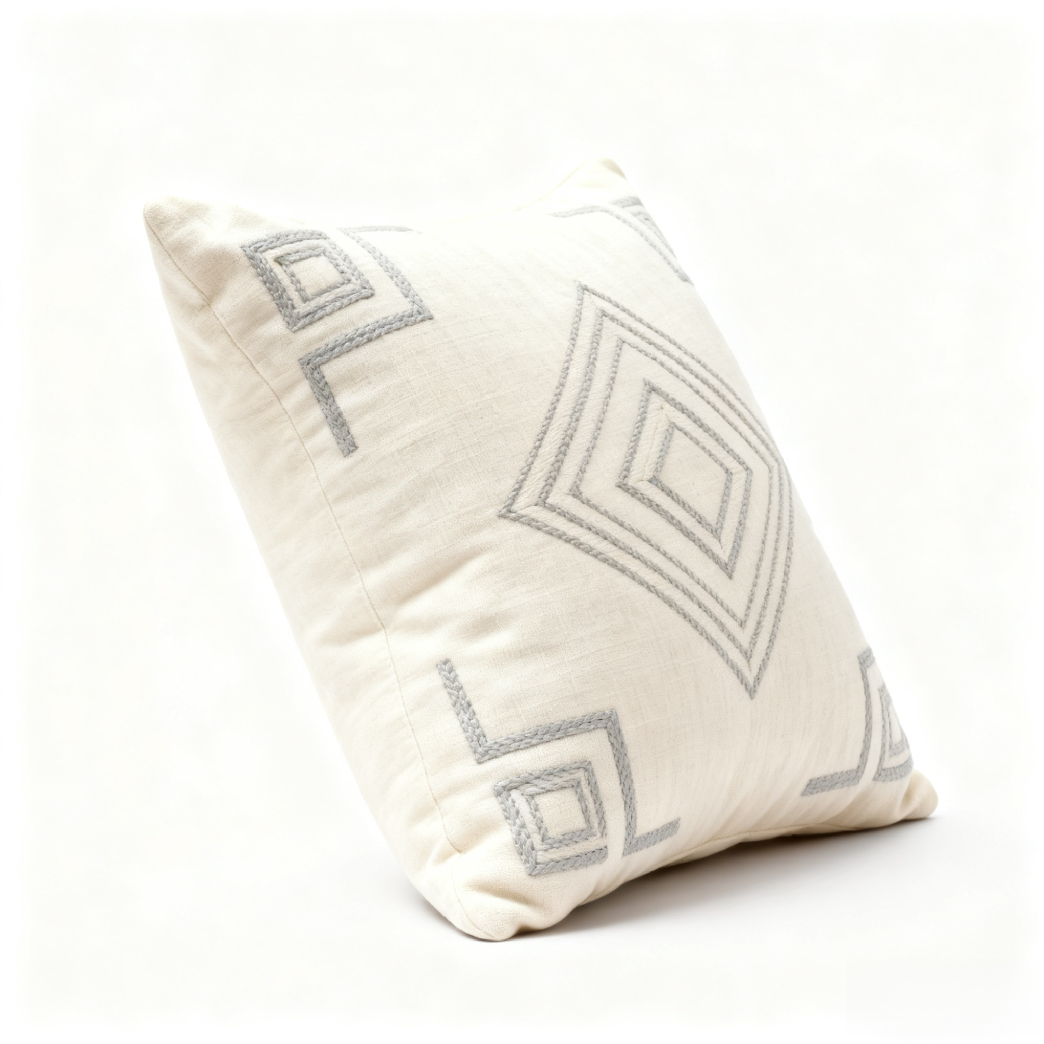 兩個裝多功能沙發床上抱枕展示